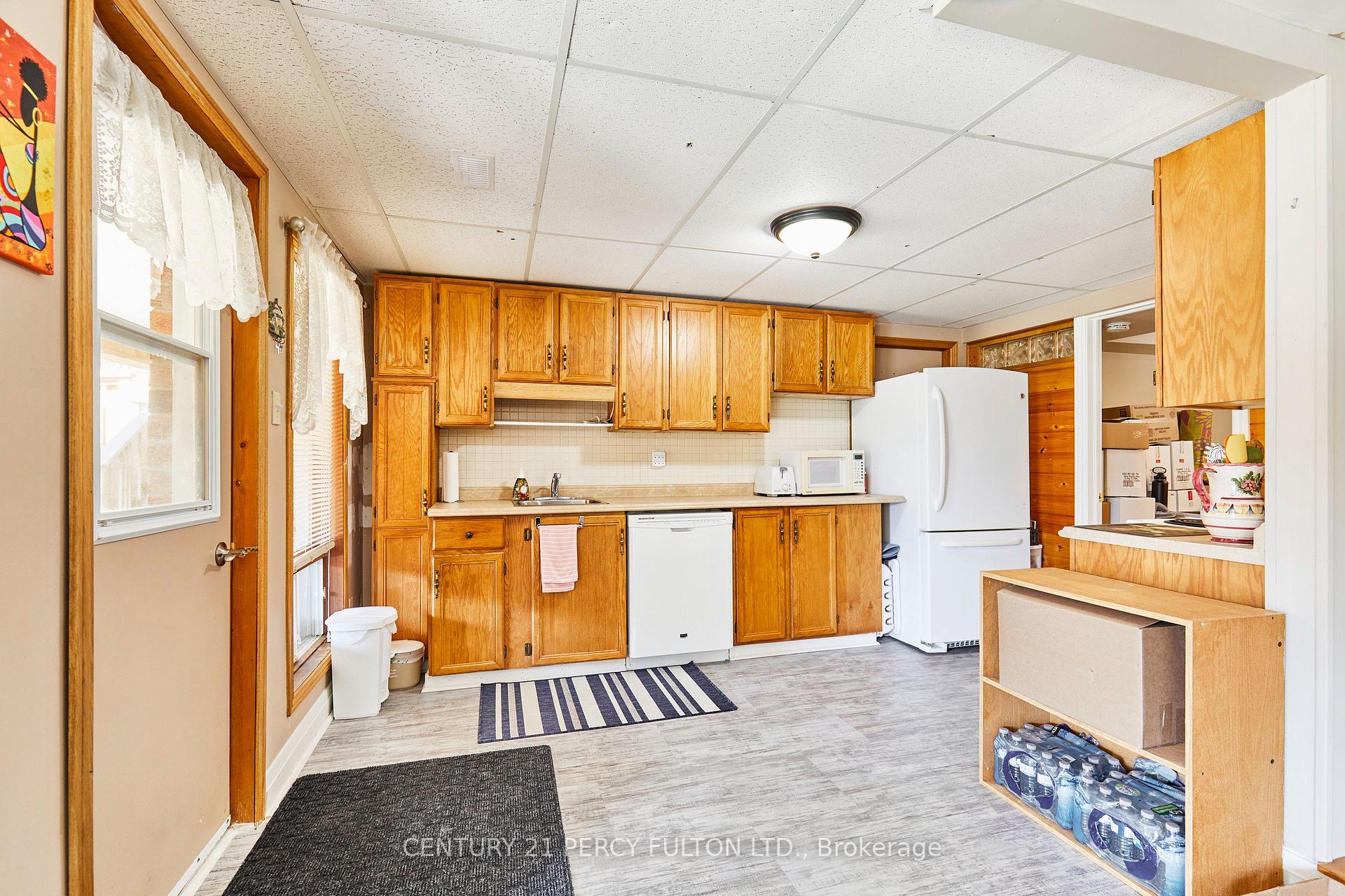 Photo 24 of 880 Ritson Road N, Oshawa, Centennial — HOMEH