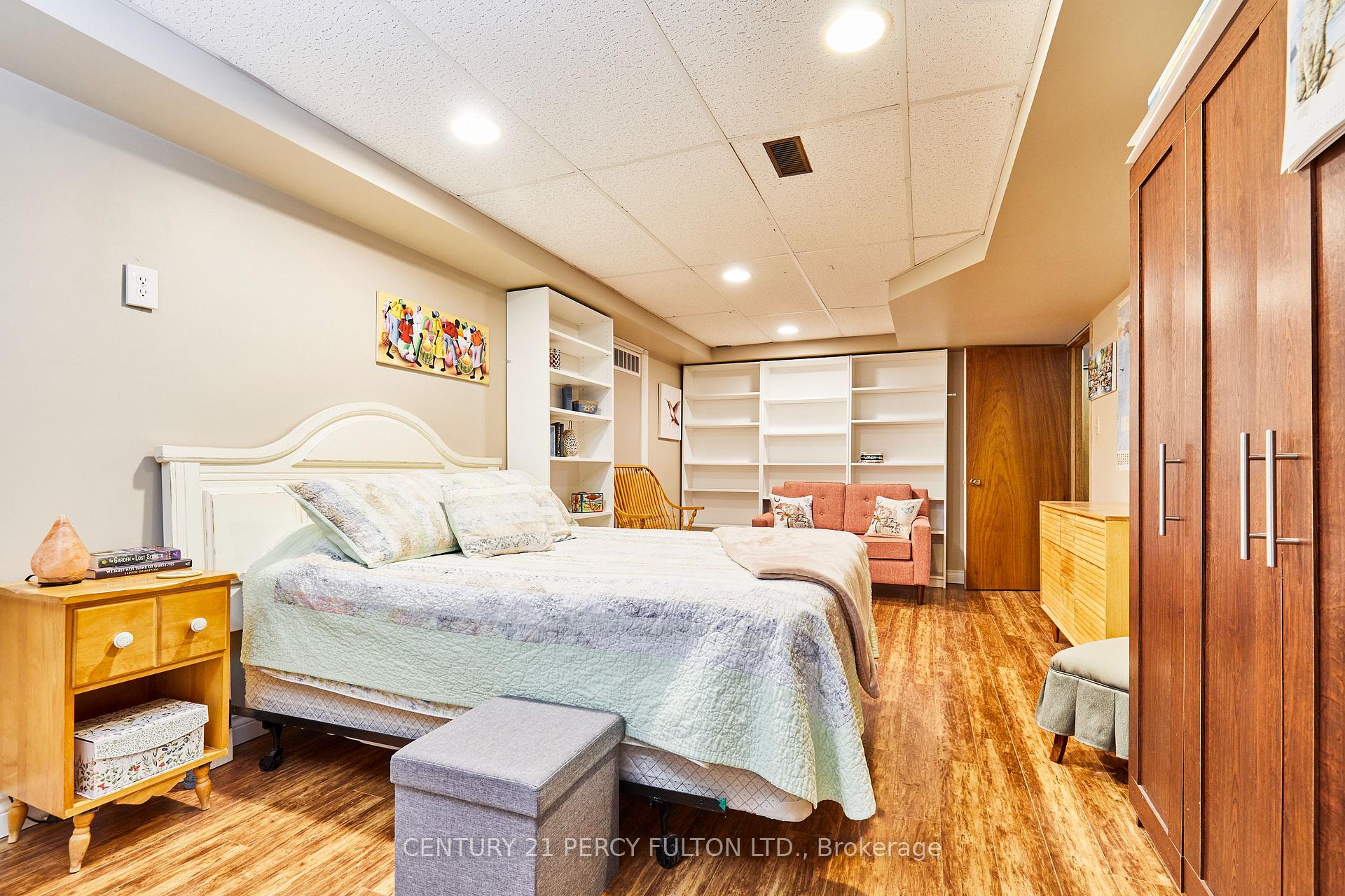 Photo 35 of 880 Ritson Road N, Oshawa, Centennial — HOMEH