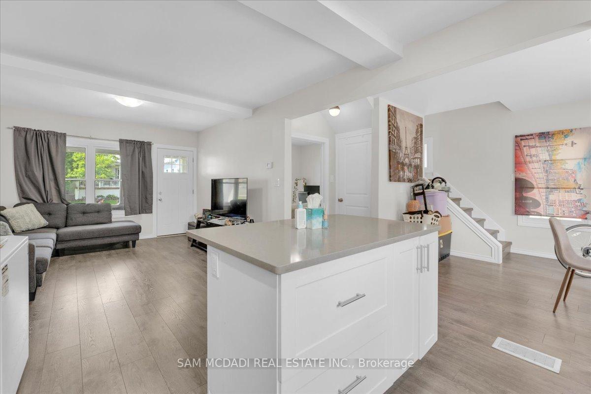Photo 10 of 4088 Broughton Avenue, Niagara Falls, Downtown — HOMEH
