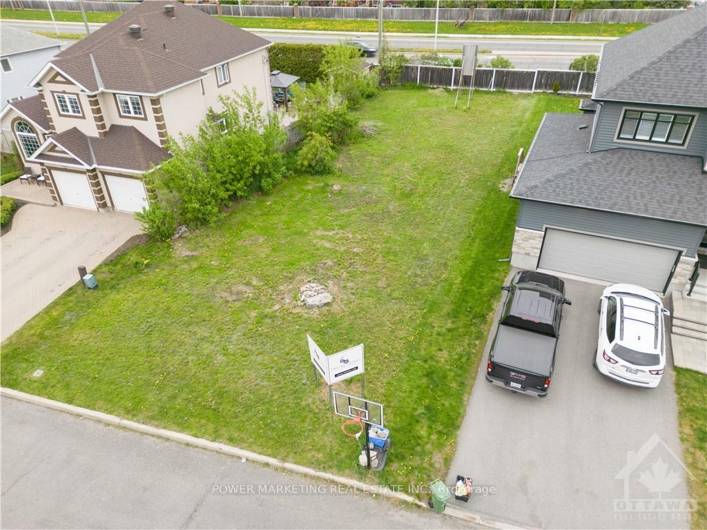 Photo 3 of 6074 Buttonfield Place, Ottawa, Chapel Hill South - Orleans Village — HOMEH