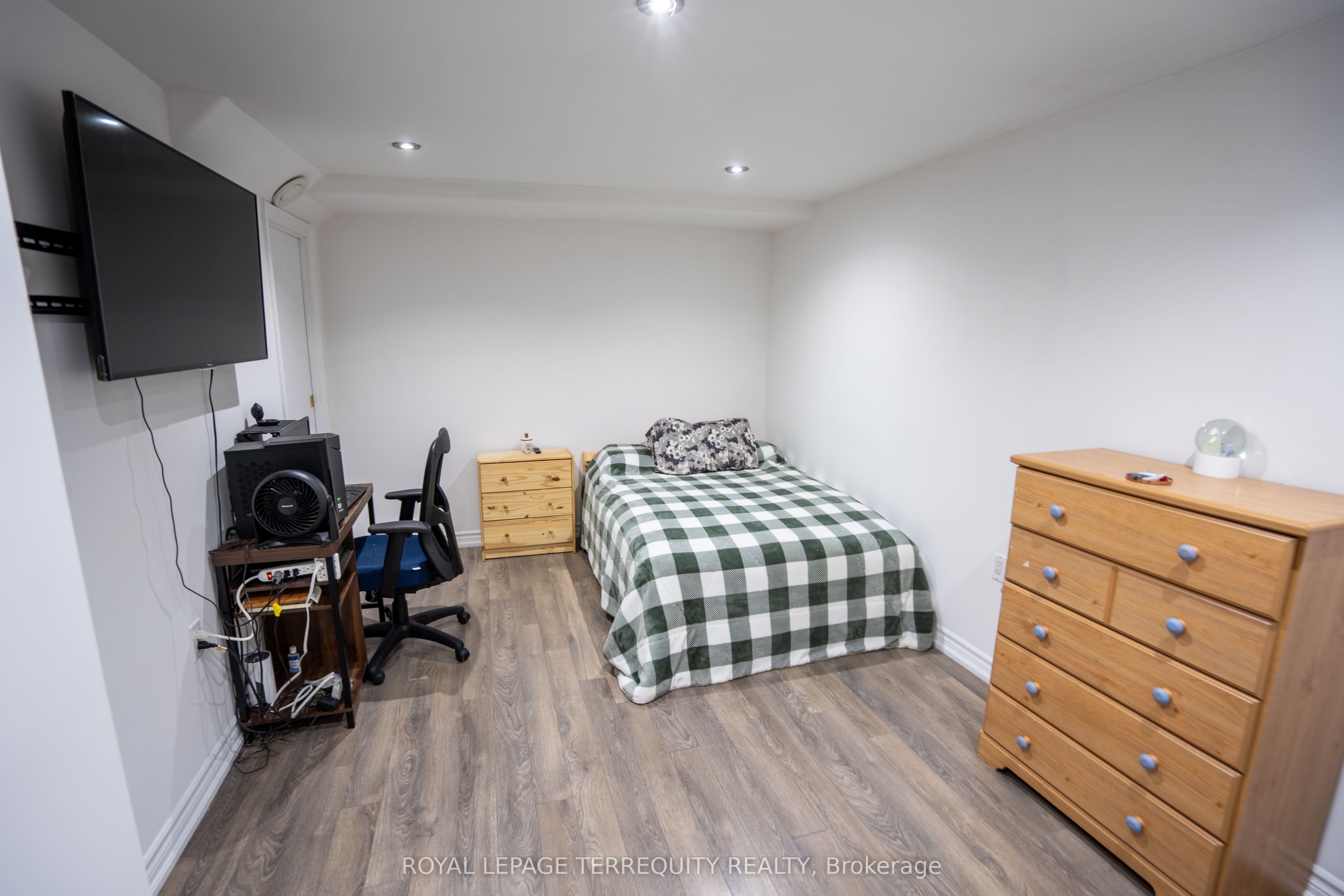 Photo 70 of 65 Dorset Drive, Brampton, Southgate — HOMEH