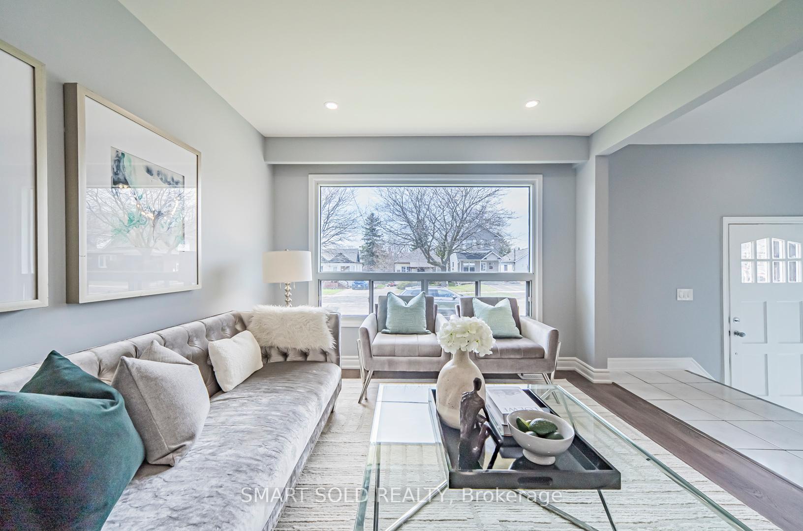 Photo 10 of 81 Cromwell Avenue, Oshawa, Vanier — HOMEH