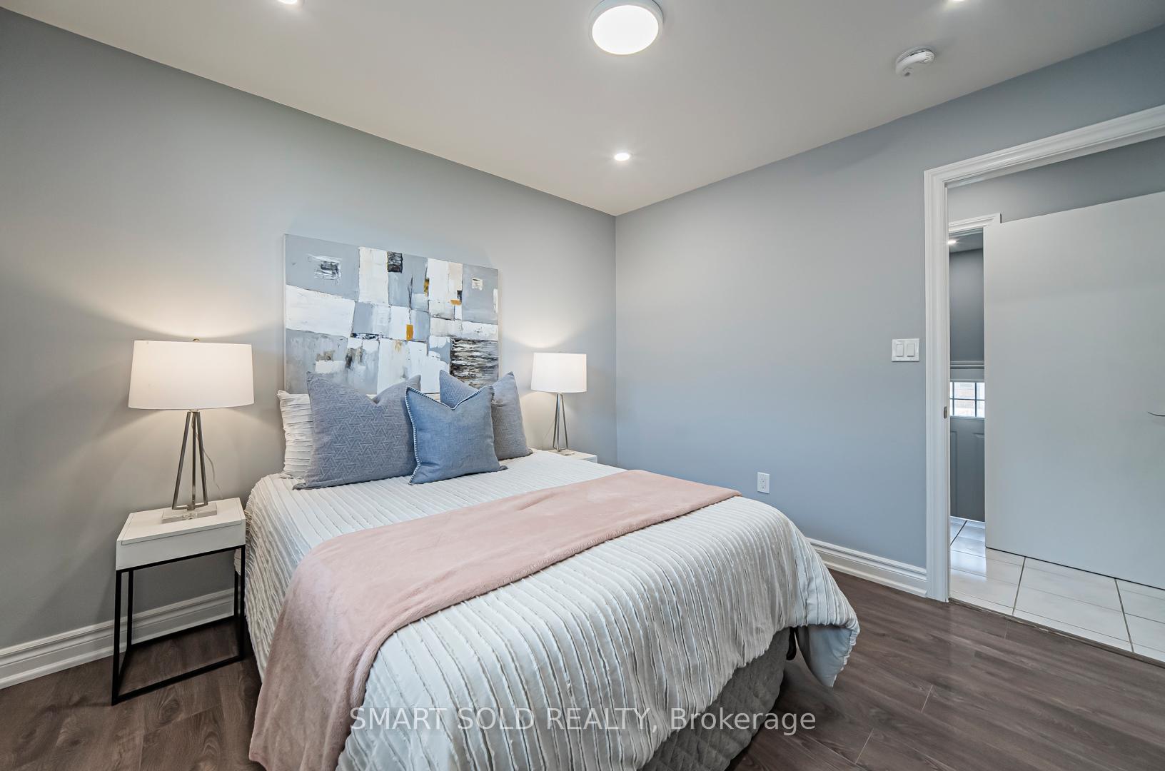 Photo 22 of 81 Cromwell Avenue, Oshawa, Vanier — HOMEH