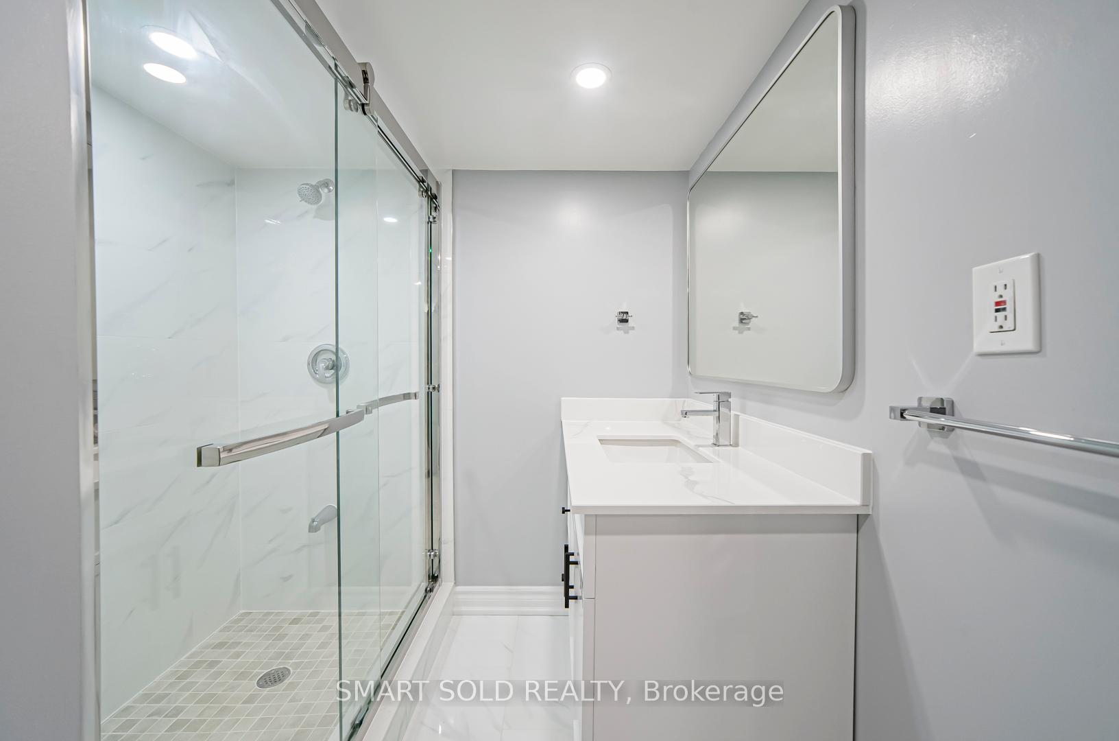 Photo 31 of 81 Cromwell Avenue, Oshawa, Vanier — HOMEH