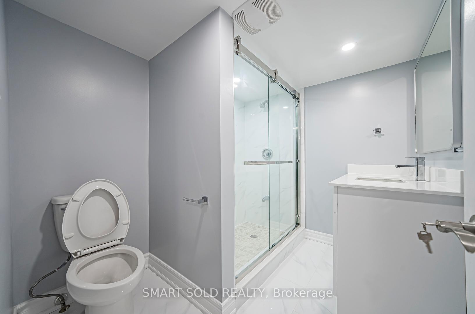 Photo 32 of 81 Cromwell Avenue, Oshawa, Vanier — HOMEH