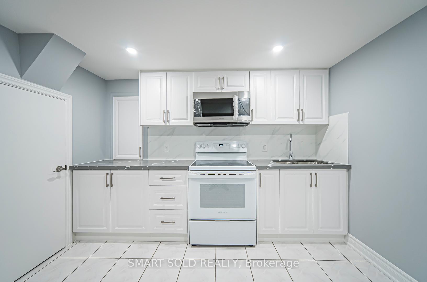 Photo 33 of 81 Cromwell Avenue, Oshawa, Vanier — HOMEH