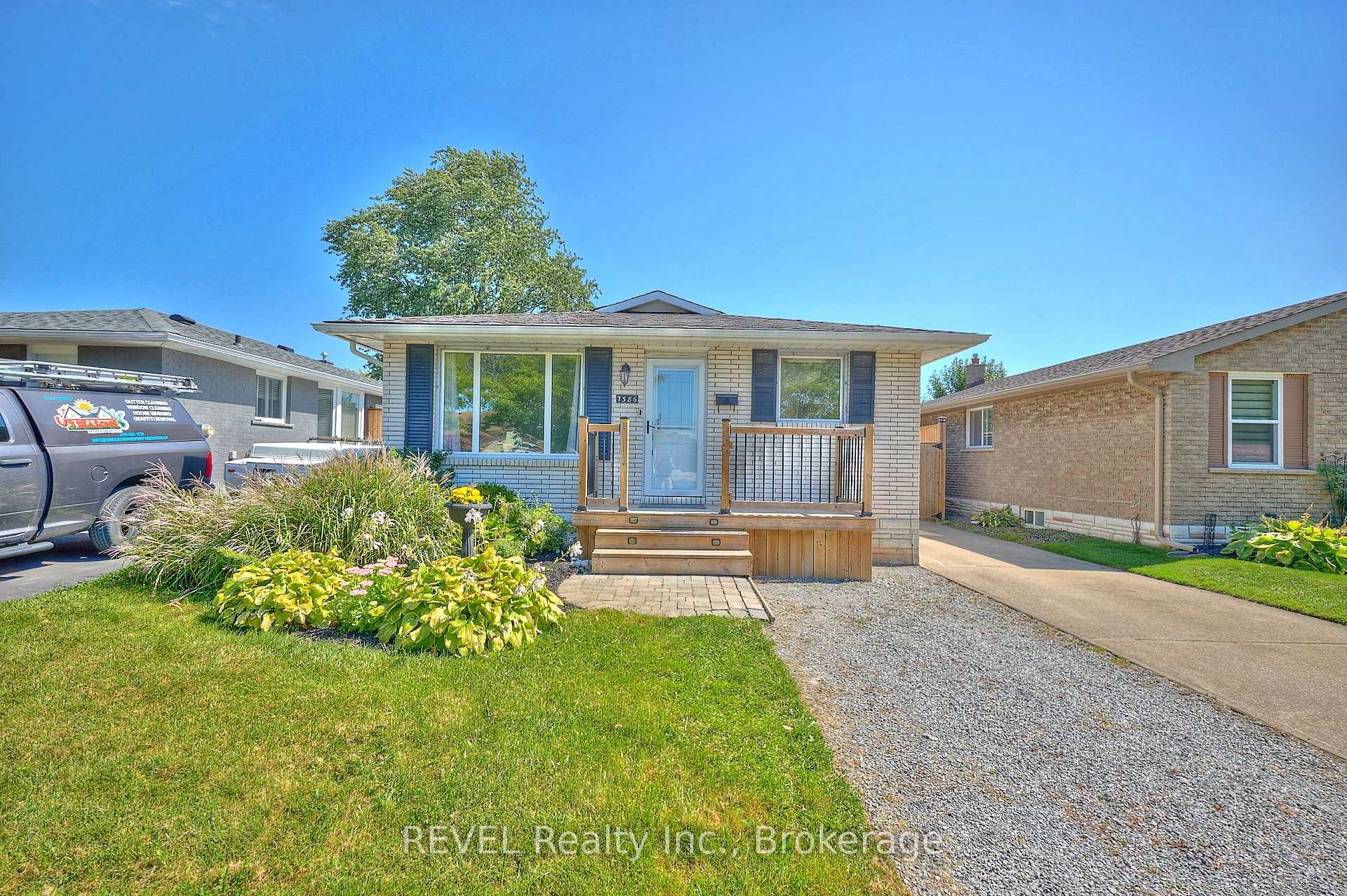 Photo 2 of 7386 Sunhaven Drive, Niagara Falls, Marineland — HOMEH