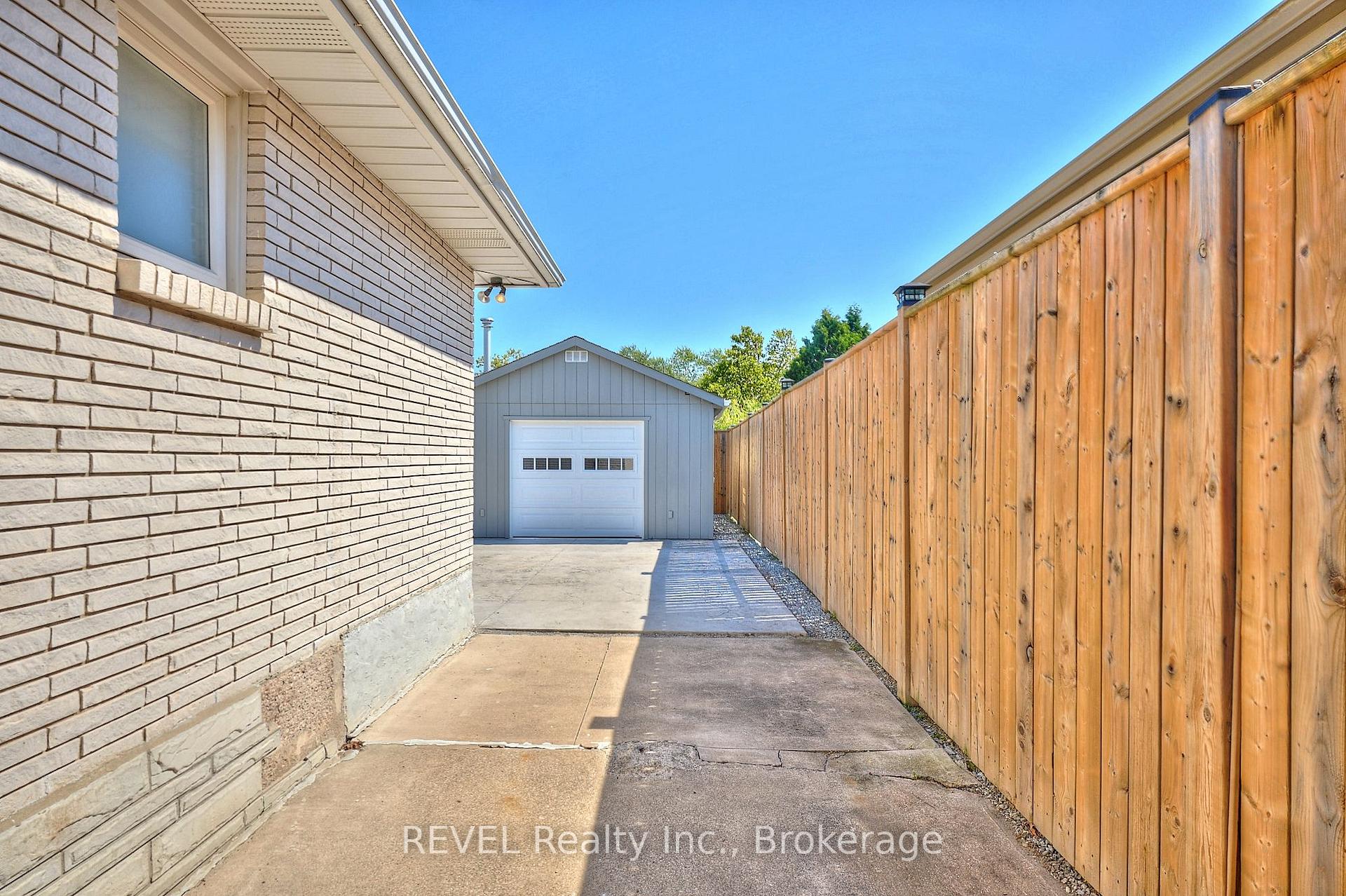 Photo 3 of 7386 Sunhaven Drive, Niagara Falls, Marineland — HOMEH