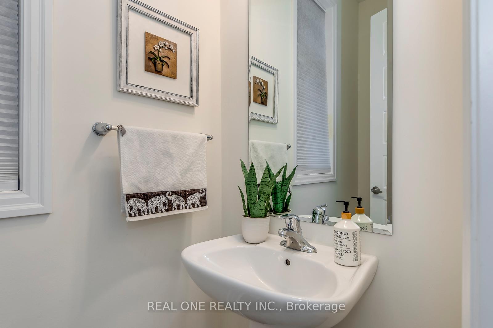 Photo 11 of 1249 Sweetfern Crescent, Milton, Cobban — HOMEH
