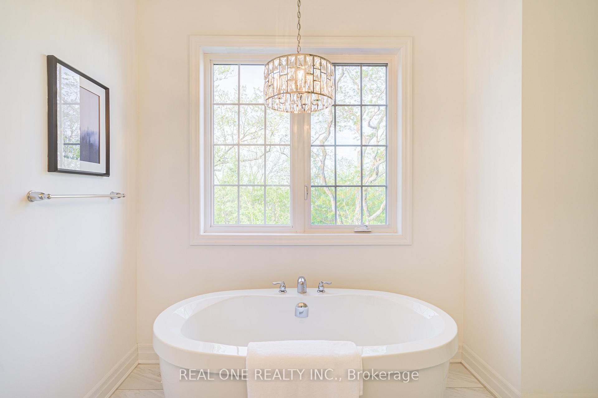 Photo 14 of 1249 Sweetfern Crescent, Milton, Cobban — HOMEH