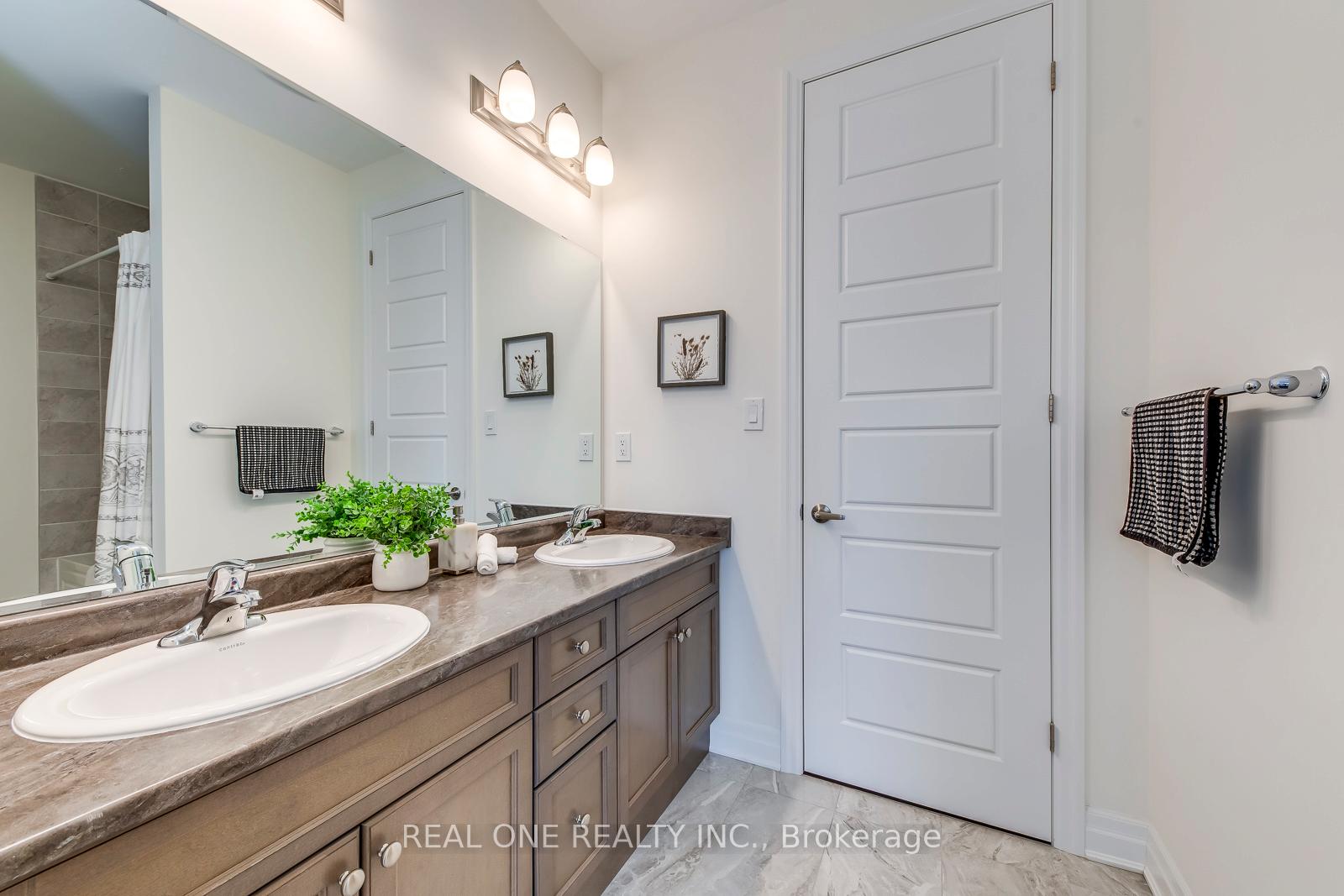 Photo 19 of 1249 Sweetfern Crescent, Milton, Cobban — HOMEH