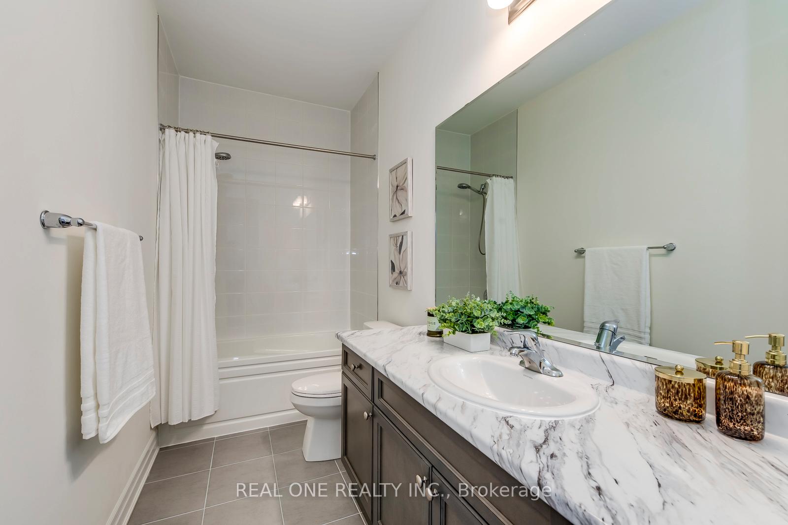 Photo 18 of 1249 Sweetfern Crescent, Milton, Cobban — HOMEH