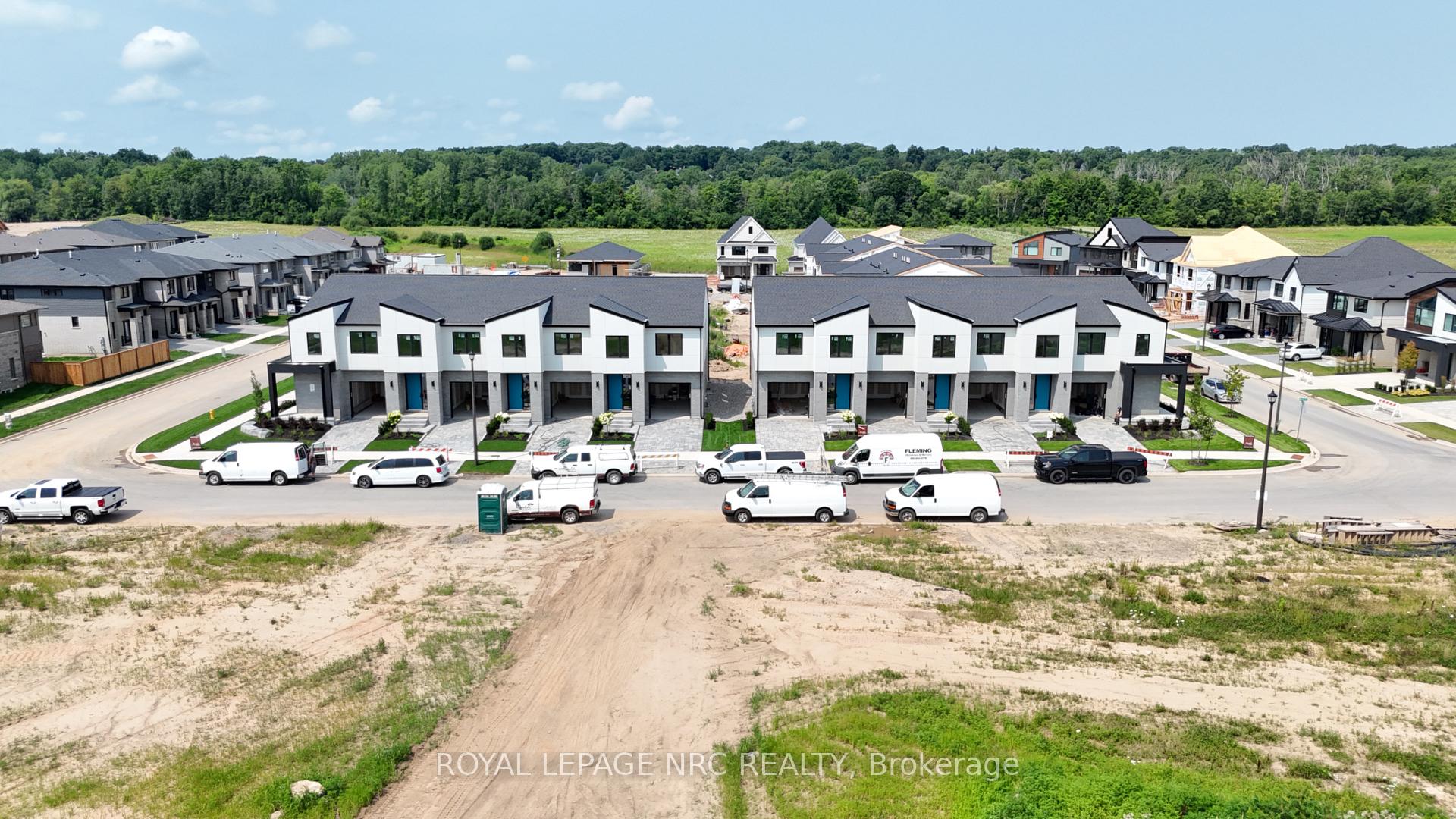 Photo 5 of 16 Arsenault Crescent, Pelham, Fonthill — HOMEH