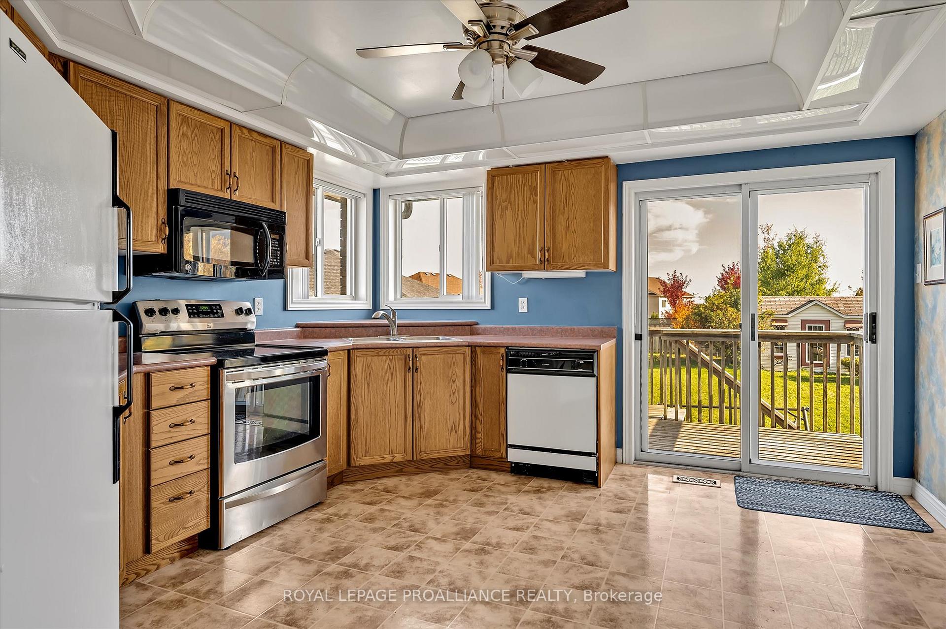 Photo 7 of 209 Towerhill Road, Peterborough, Northcrest Ward 5 — HOMEH