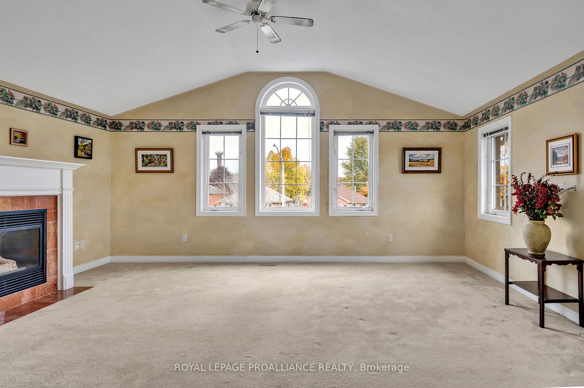 Photo 19 of 209 Towerhill Road, Peterborough, Northcrest Ward 5 — HOMEH