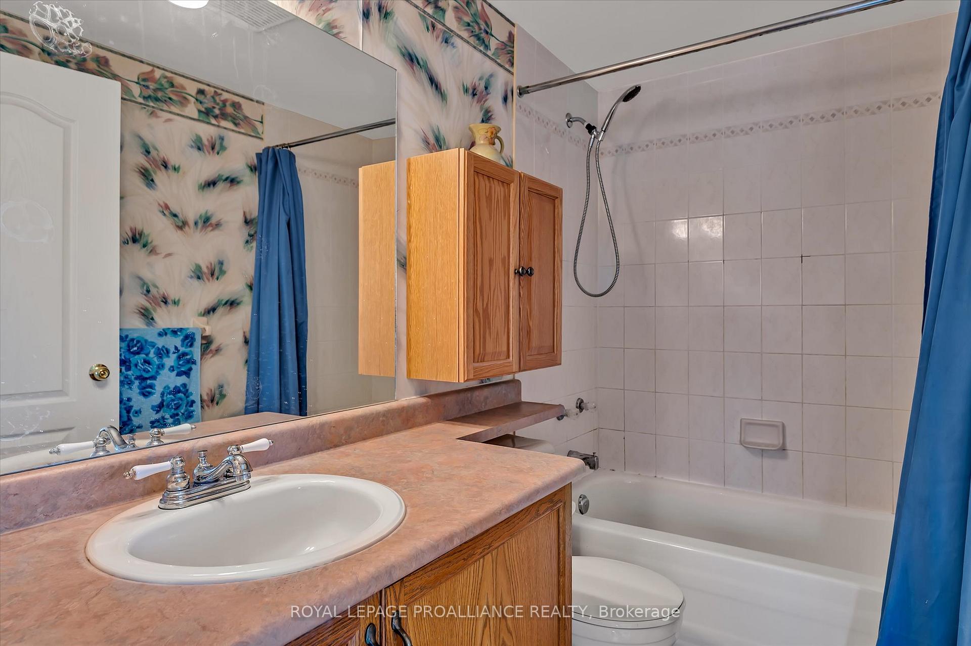 Photo 21 of 209 Towerhill Road, Peterborough, Northcrest Ward 5 — HOMEH