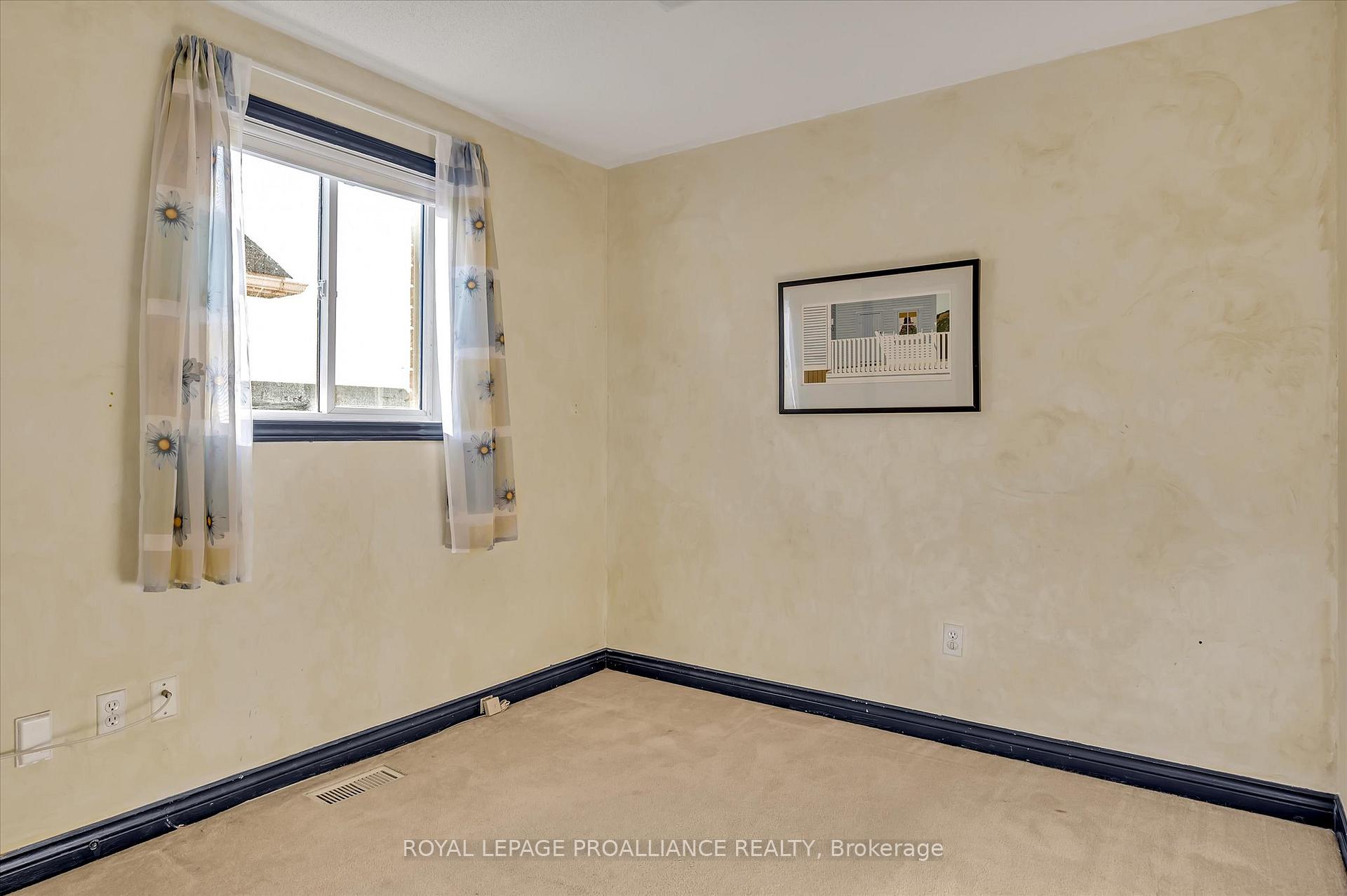 Photo 23 of 209 Towerhill Road, Peterborough, Northcrest Ward 5 — HOMEH