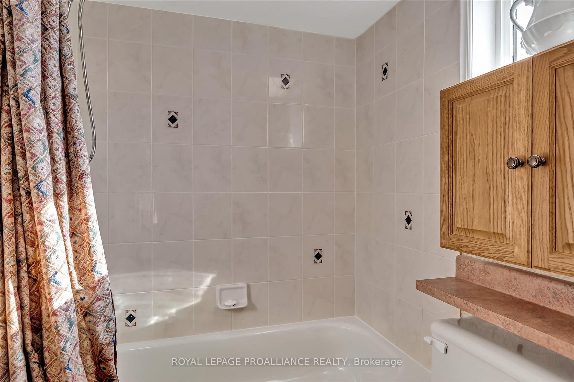 Photo 25 of 209 Towerhill Road, Peterborough, Northcrest Ward 5 — HOMEH