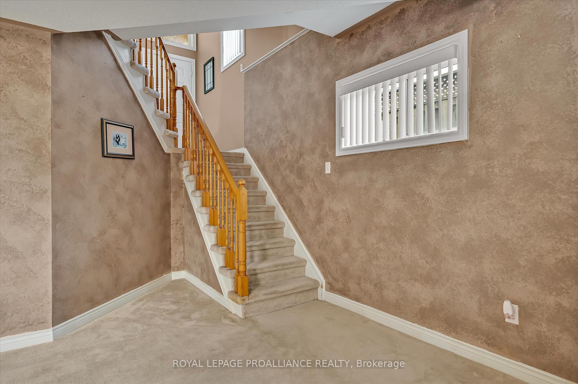 Photo 27 of 209 Towerhill Road, Peterborough, Northcrest Ward 5 — HOMEH