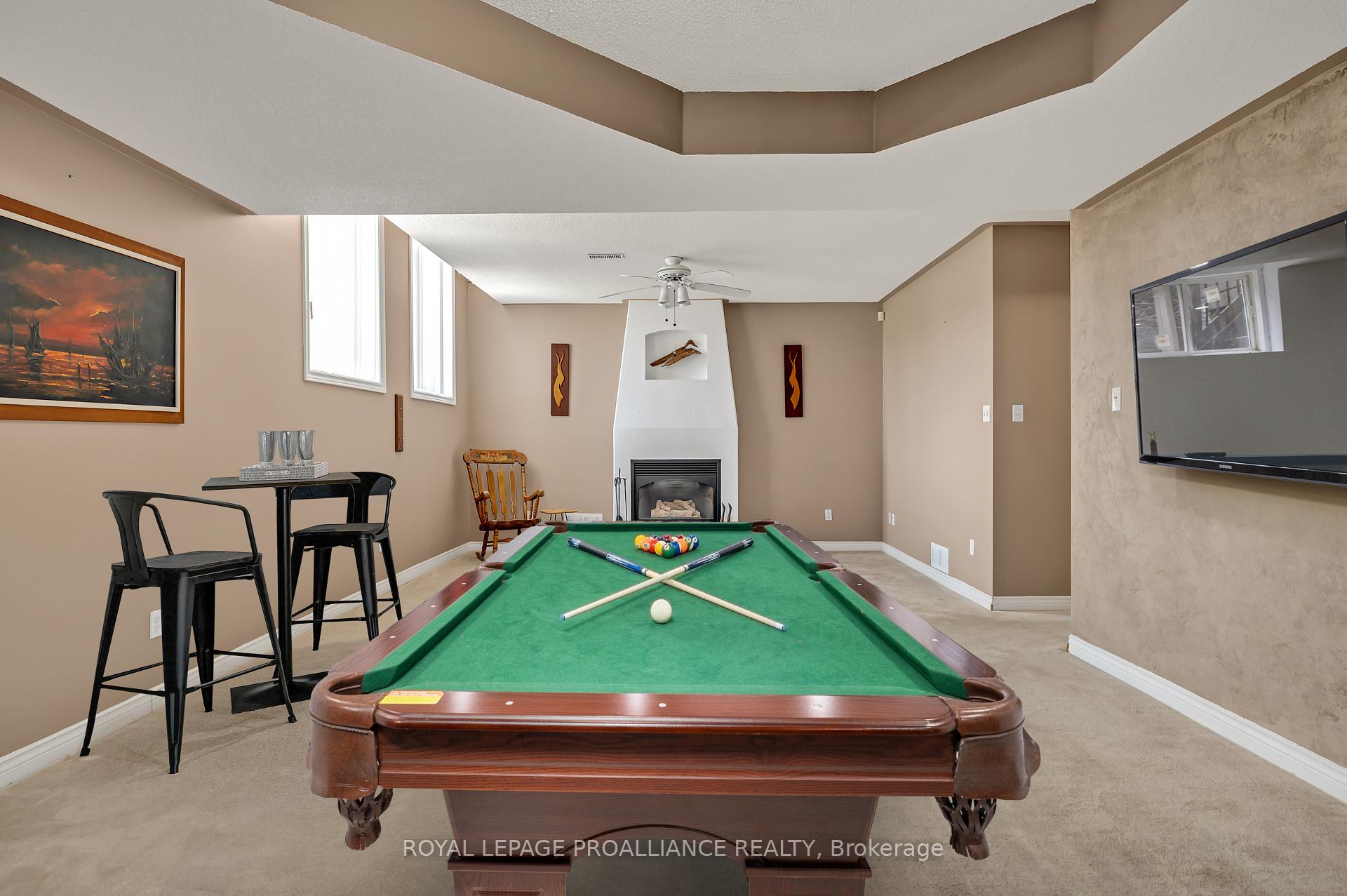 Photo 29 of 209 Towerhill Road, Peterborough, Northcrest Ward 5 — HOMEH