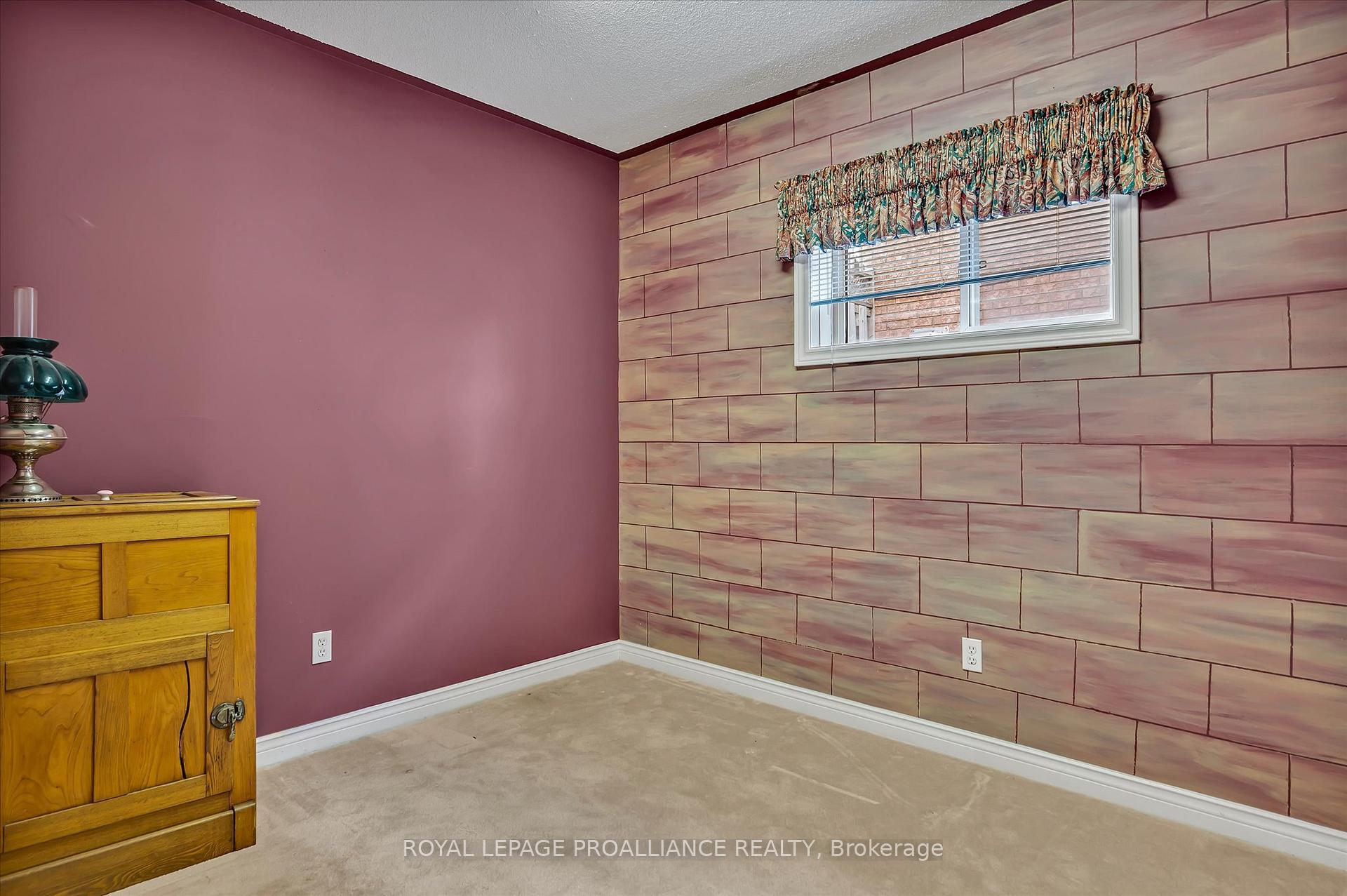 Photo 31 of 209 Towerhill Road, Peterborough, Northcrest Ward 5 — HOMEH