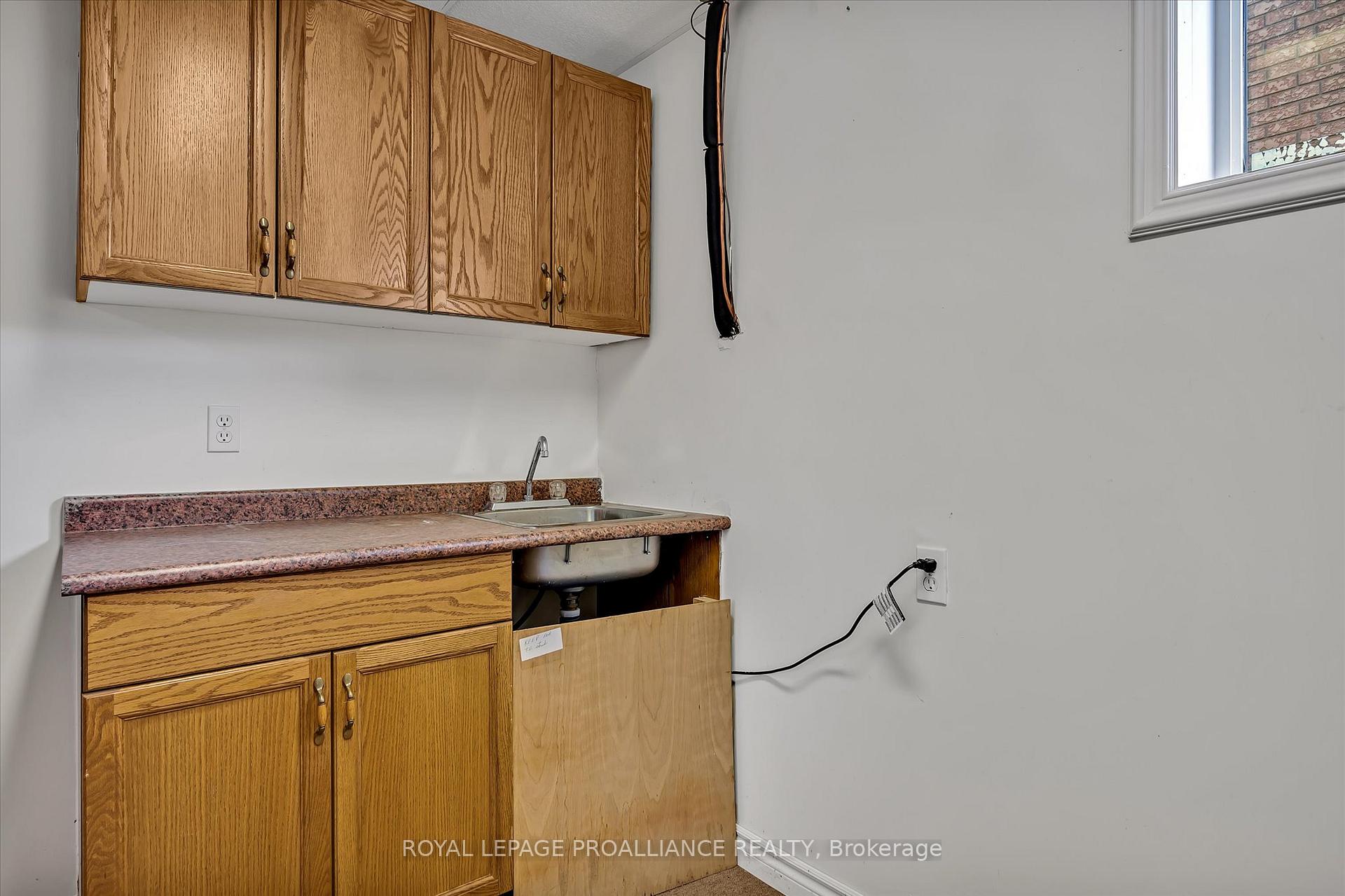 Photo 34 of 209 Towerhill Road, Peterborough, Northcrest Ward 5 — HOMEH