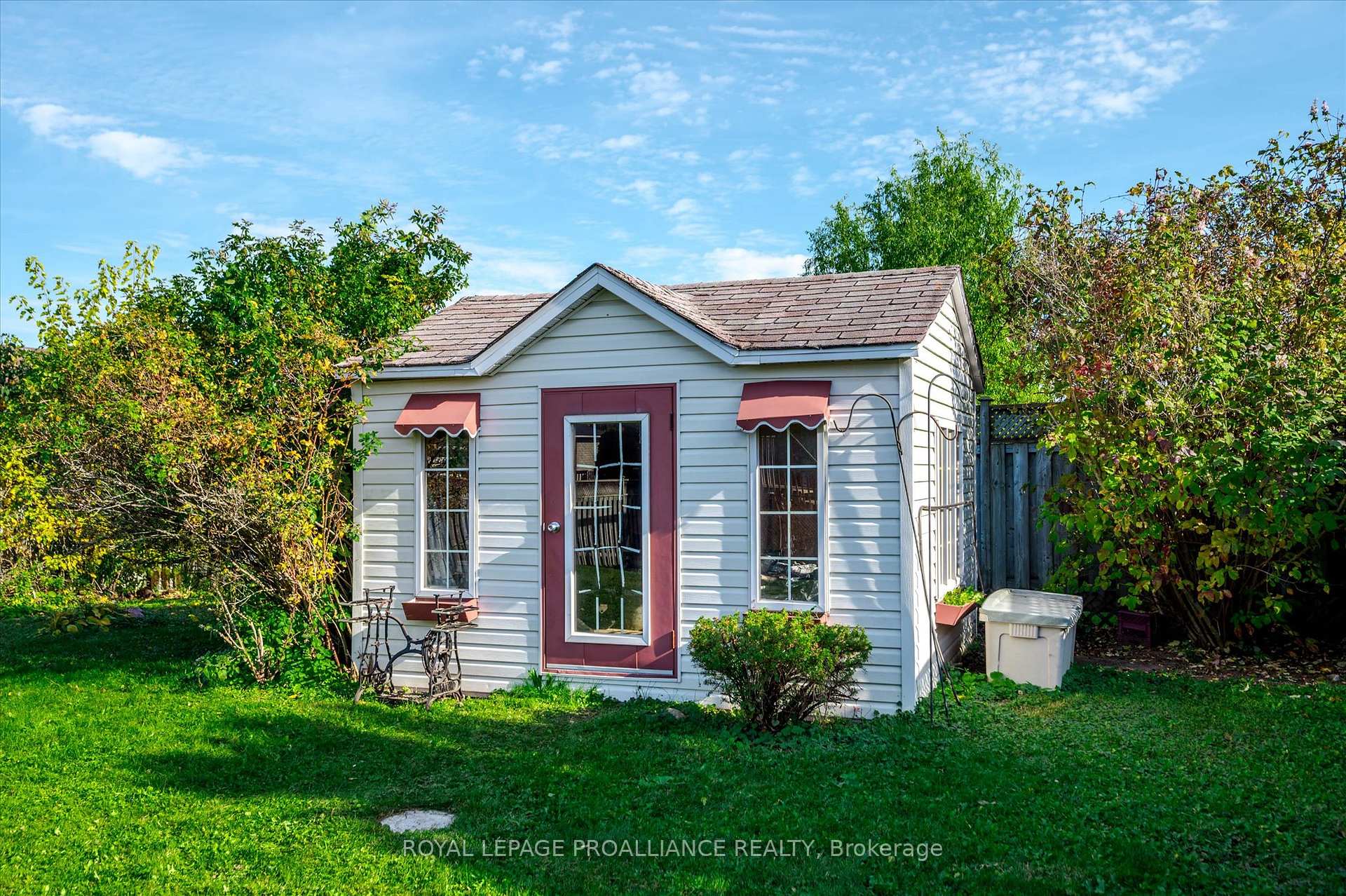 Photo 40 of 209 Towerhill Road, Peterborough, Northcrest Ward 5 — HOMEH