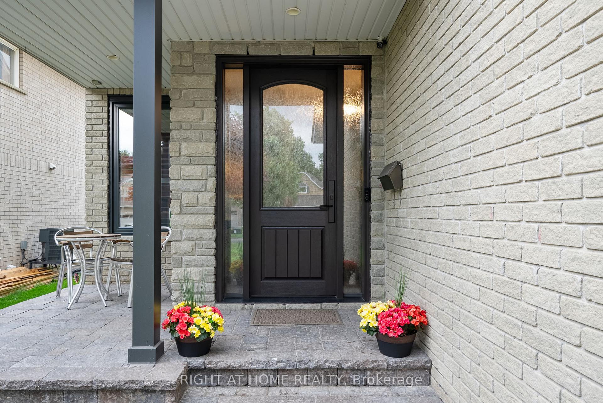 Photo 2 of 489 Britannia Avenue E, Oshawa, Kedron — HOMEH