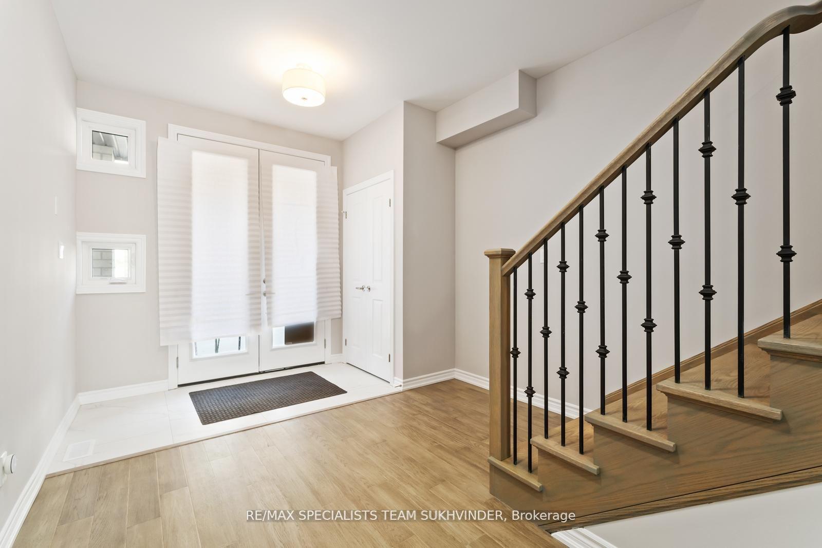 Photo 6 of Unit 41, 5672 Dorchester Road, Niagara Falls, Hospital — HOMEH
