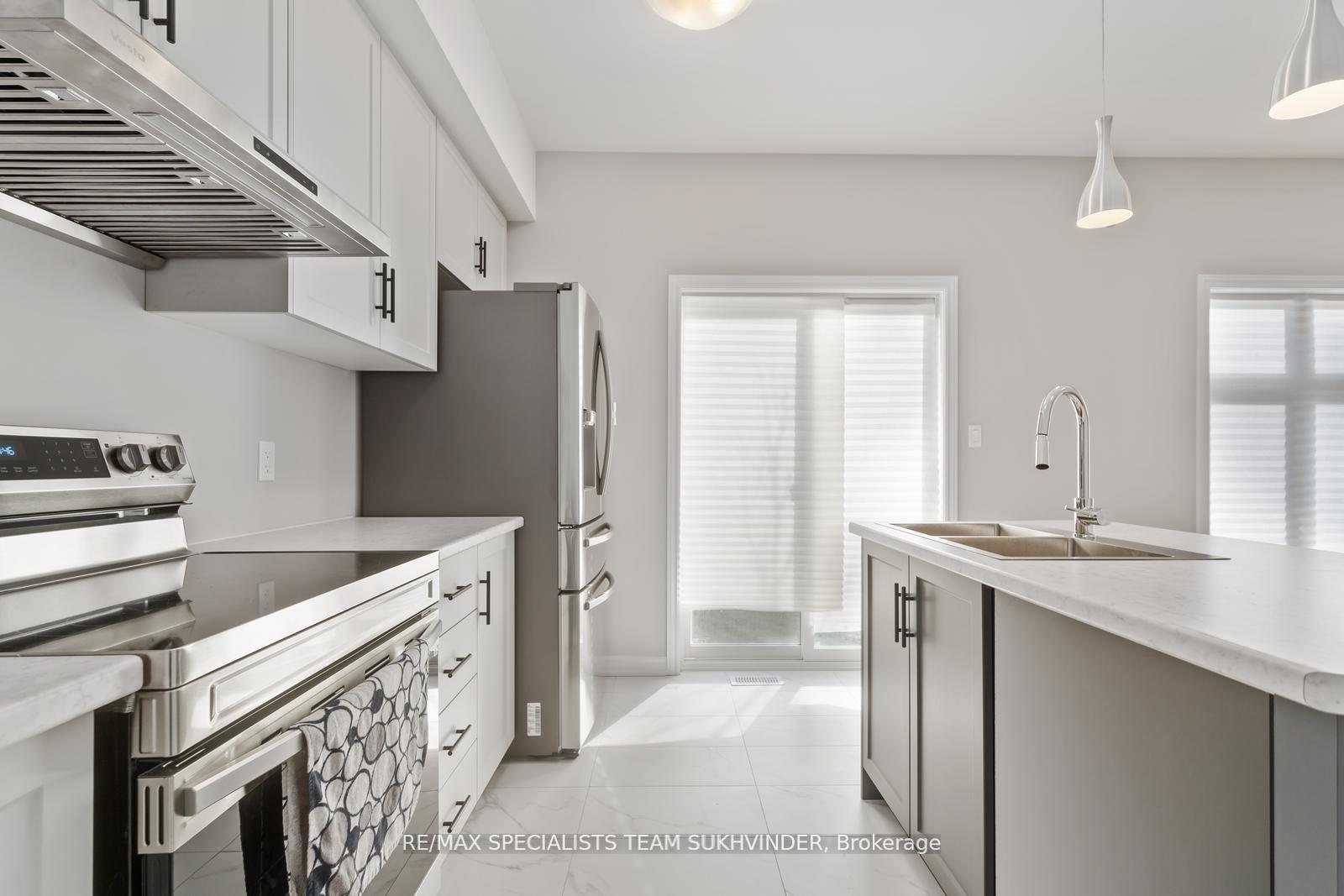 Photo 14 of Unit 41, 5672 Dorchester Road, Niagara Falls, Hospital — HOMEH