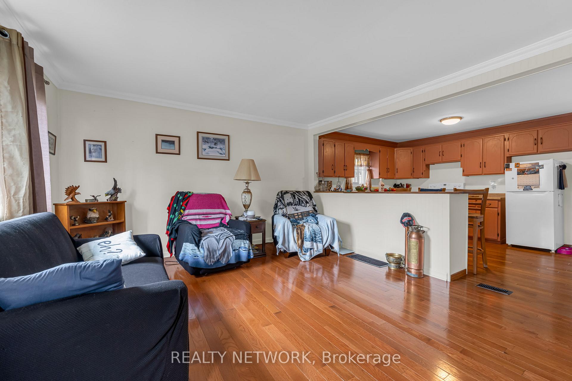 Photo 8 of 6277 Skinner Street, Niagara Falls, Arad/Fallsview — HOMEH