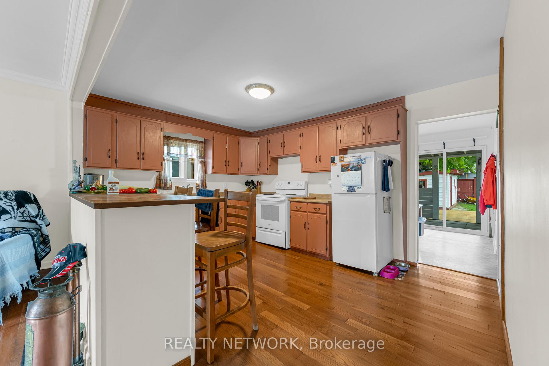 Photo 11 of 6277 Skinner Street, Niagara Falls, Arad/Fallsview — HOMEH