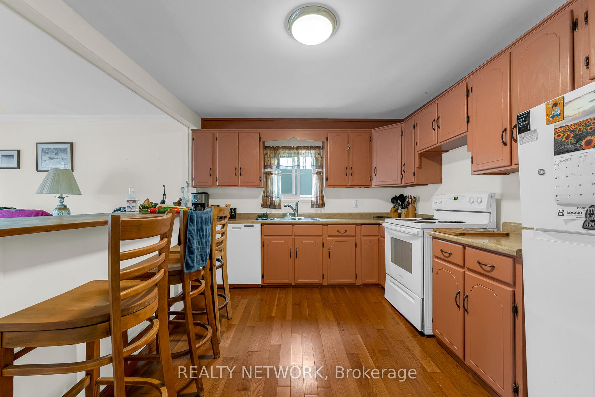 Photo 12 of 6277 Skinner Street, Niagara Falls, Arad/Fallsview — HOMEH