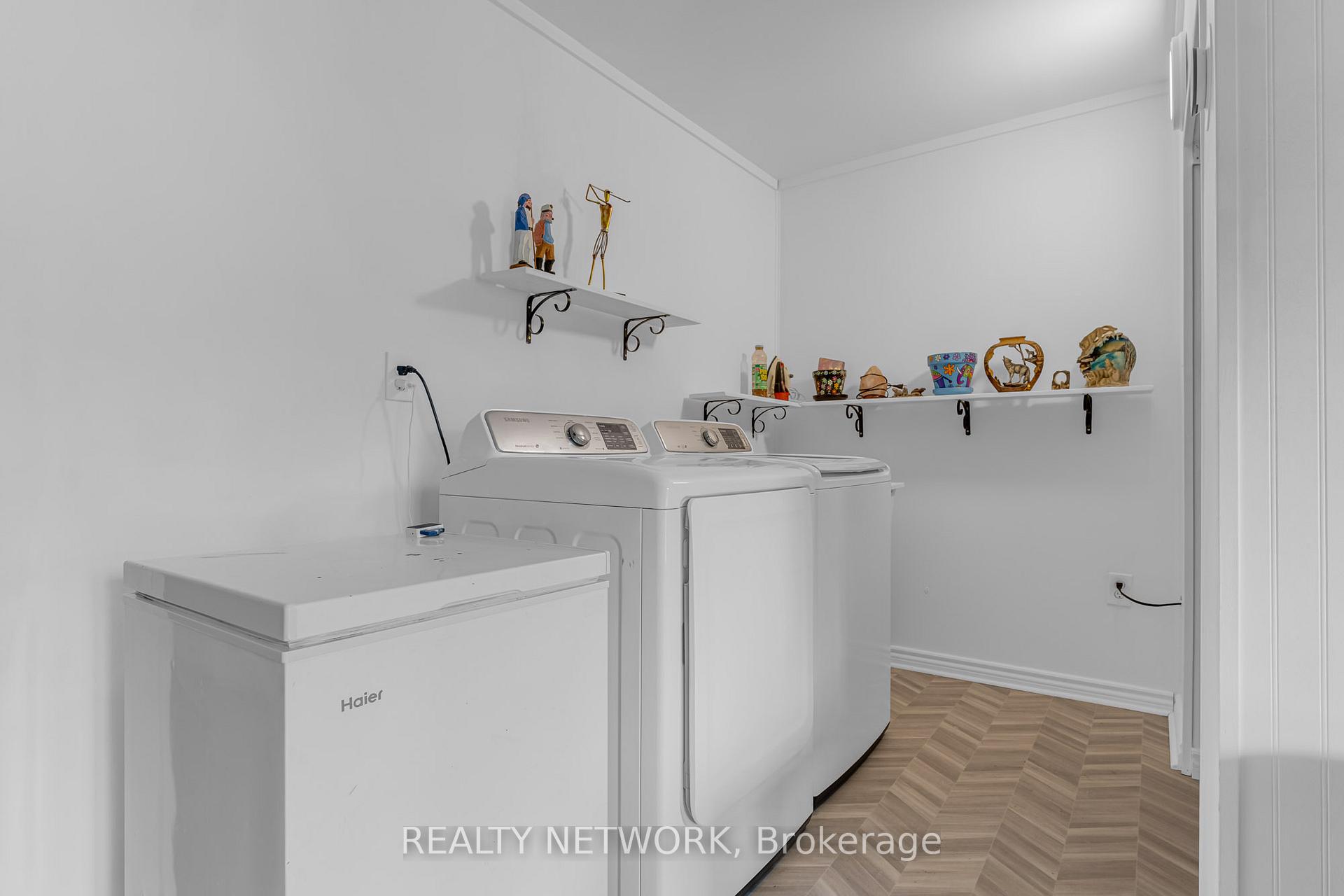 Photo 15 of 6277 Skinner Street, Niagara Falls, Arad/Fallsview — HOMEH