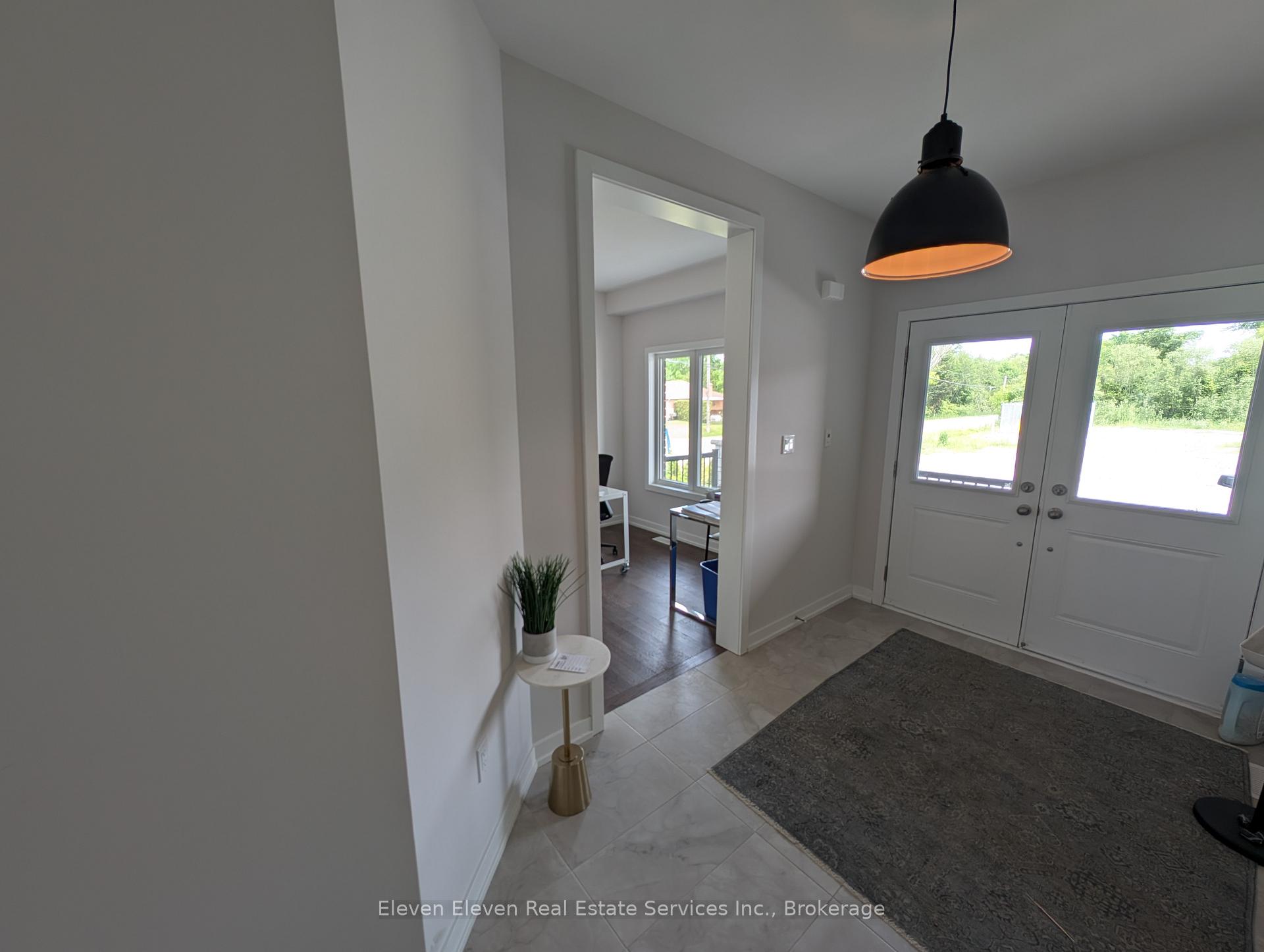 Photo 4 of 2 Butternut Drive E, Norfolk, Simcoe — HOMEH