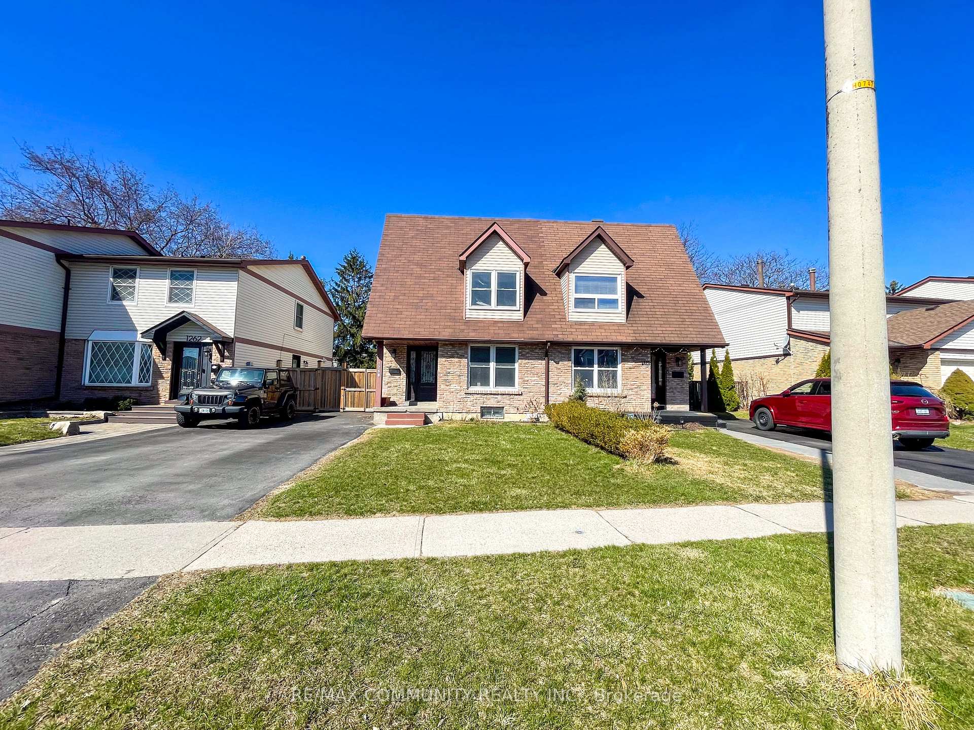 Photo 3 of 1268 Trowbridge Drive, Oshawa, Centennial — HOMEH