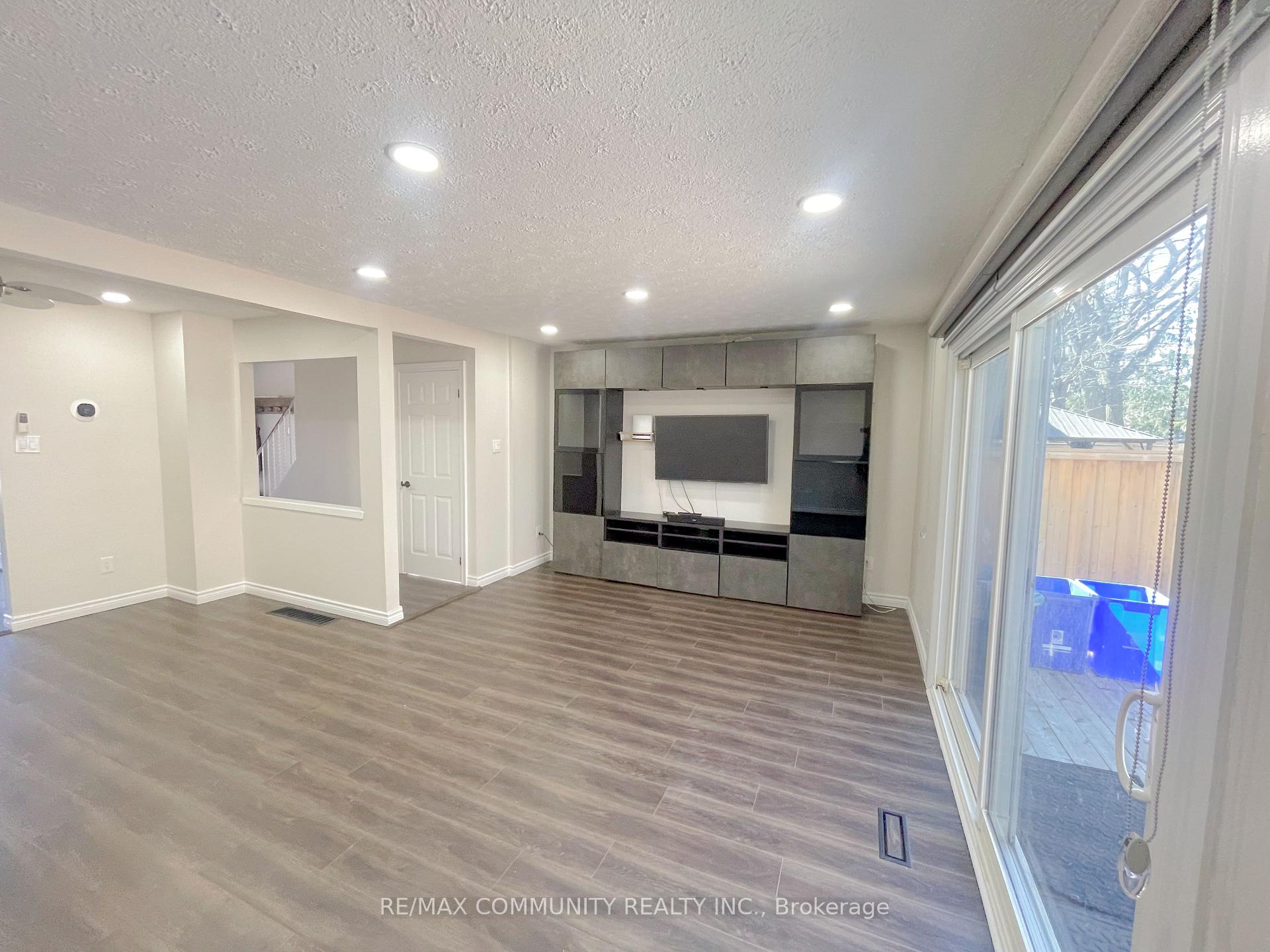 Photo 13 of 1268 Trowbridge Drive, Oshawa, Centennial — HOMEH