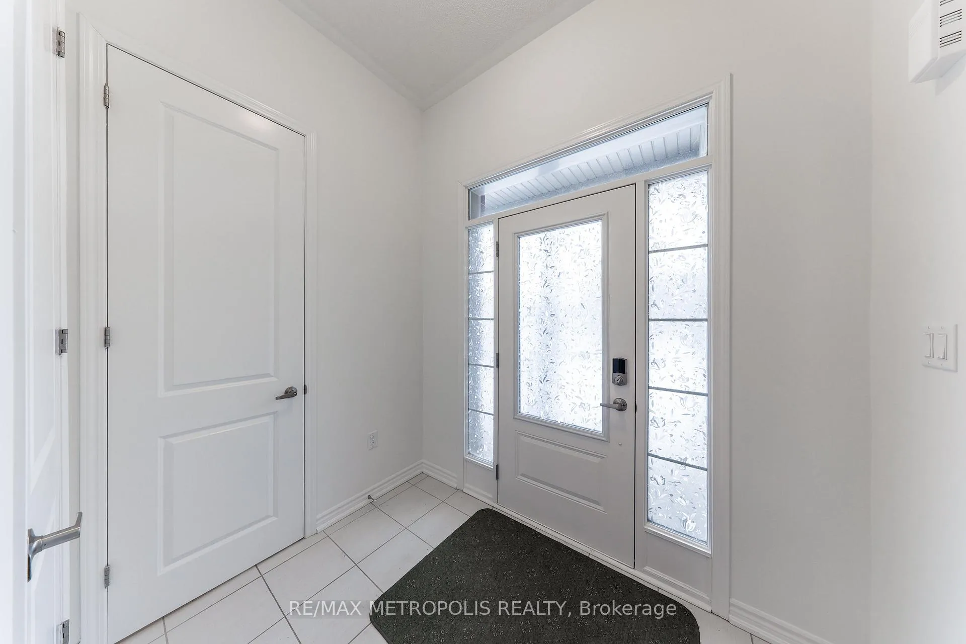 Photo 4 of 1493 Hawktail Path, Pickering, Rural Pickering — HOMEH