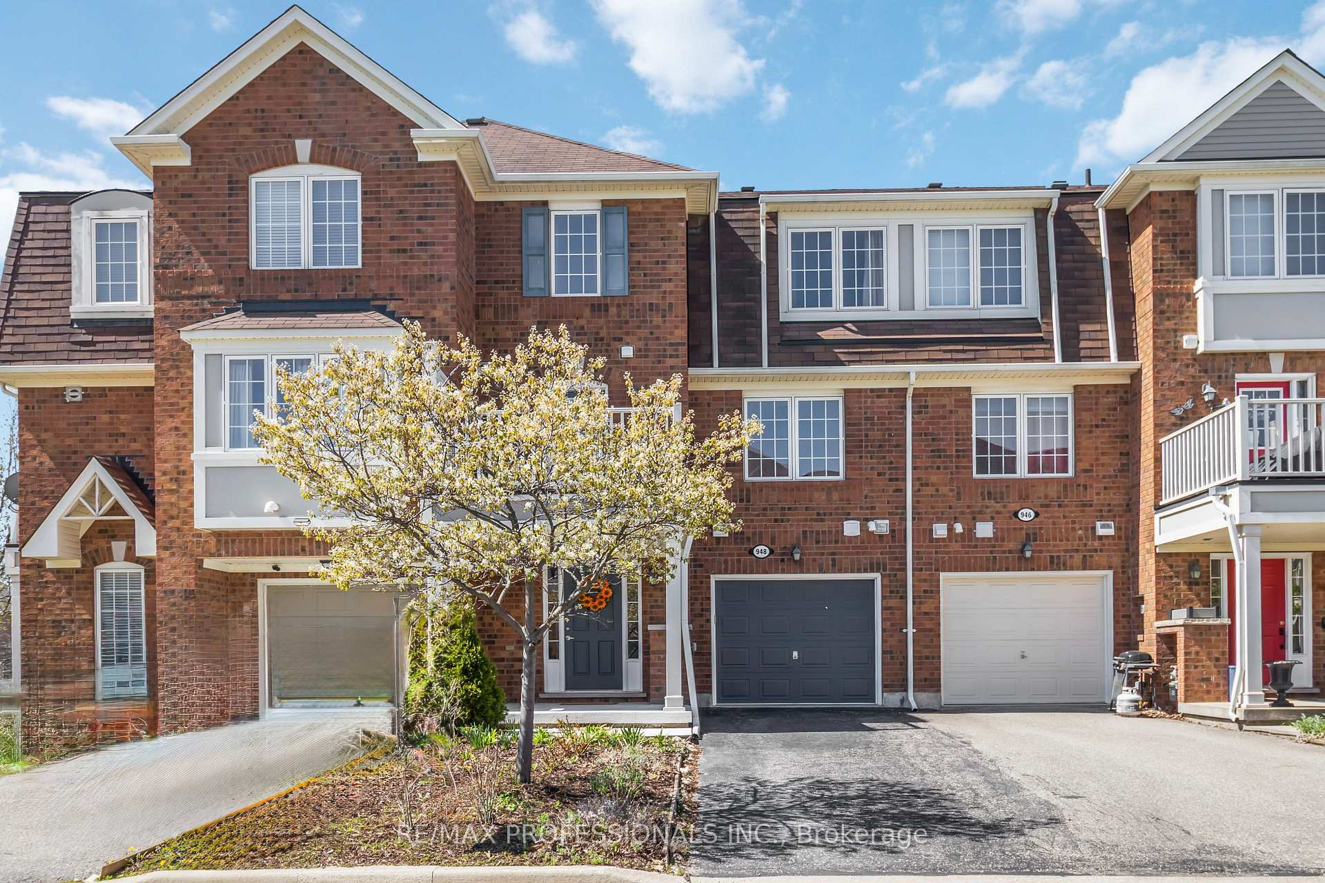 Photo 1 of 948 Sprague Place, Milton, Coates — HOMEH