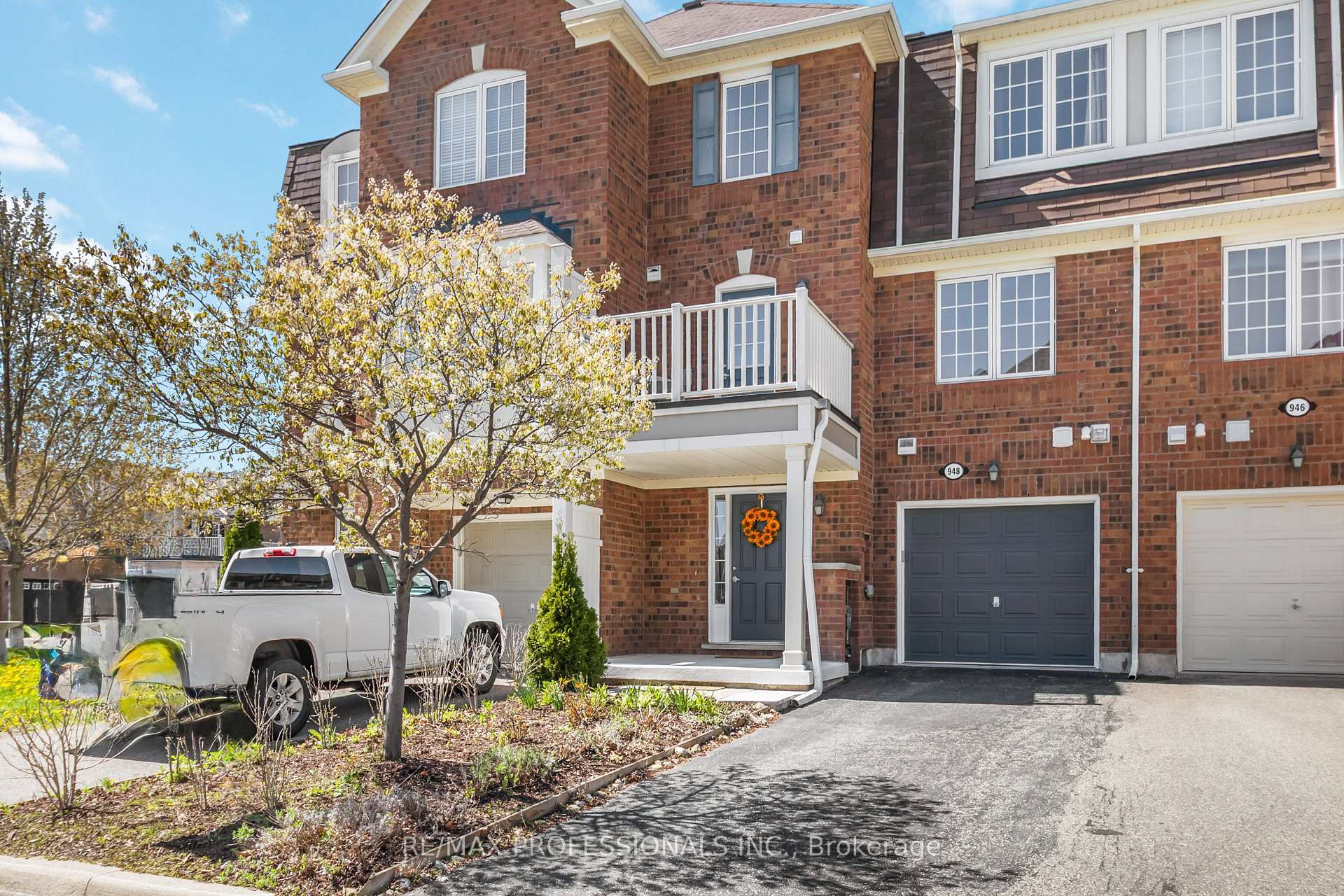 Photo 2 of 948 Sprague Place, Milton, Coates — HOMEH