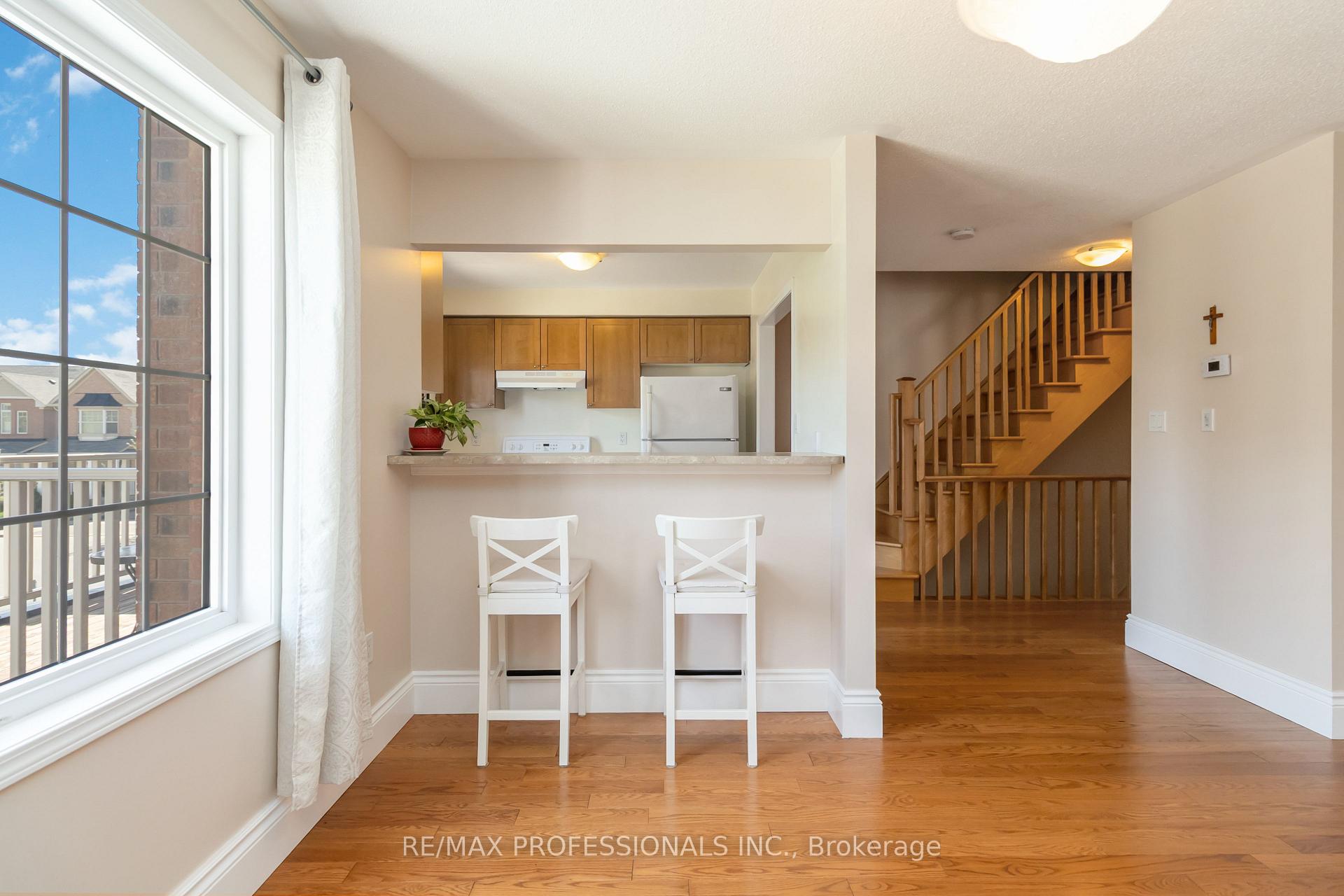 Photo 8 of 948 Sprague Place, Milton, Coates — HOMEH