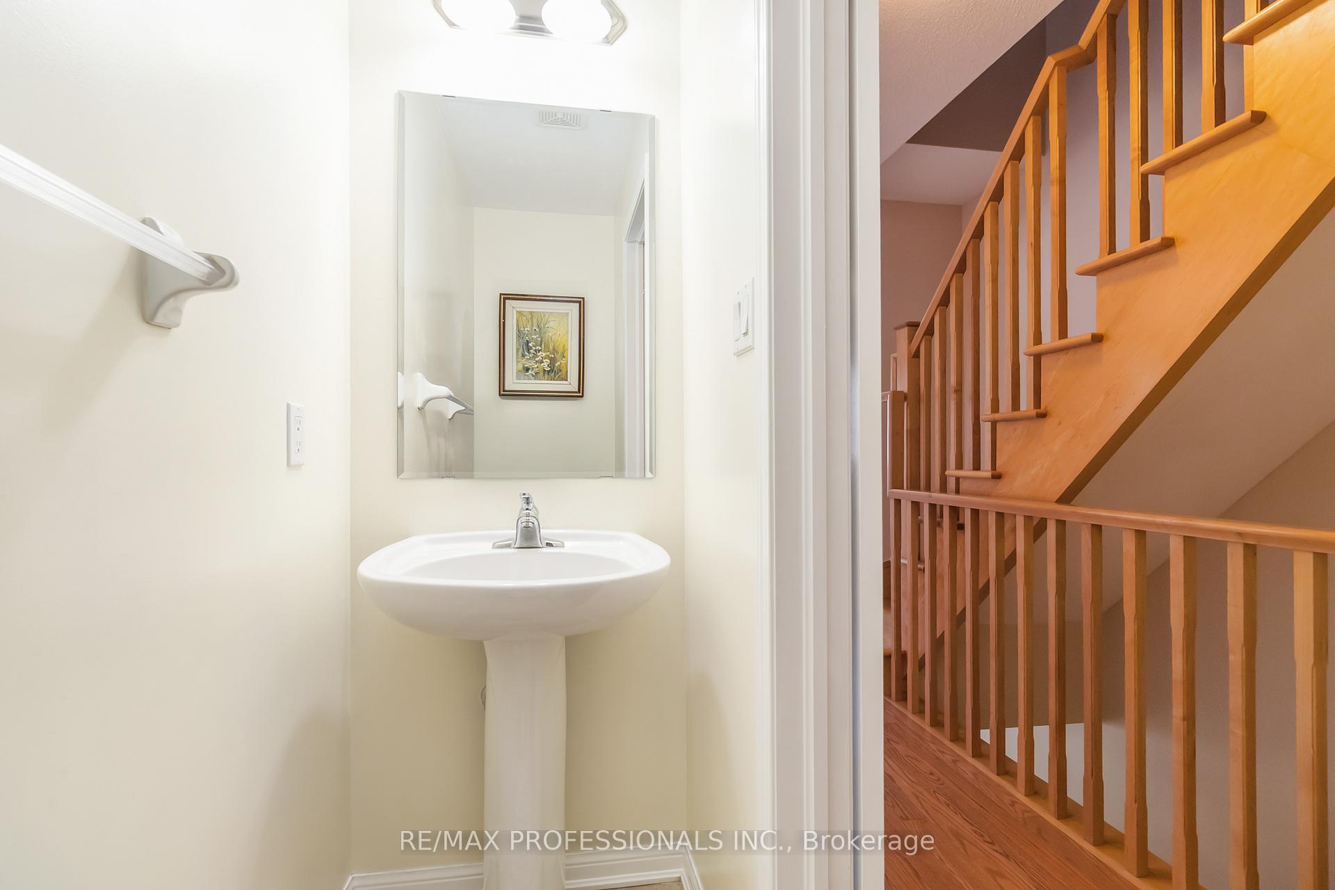 Photo 15 of 948 Sprague Place, Milton, Coates — HOMEH