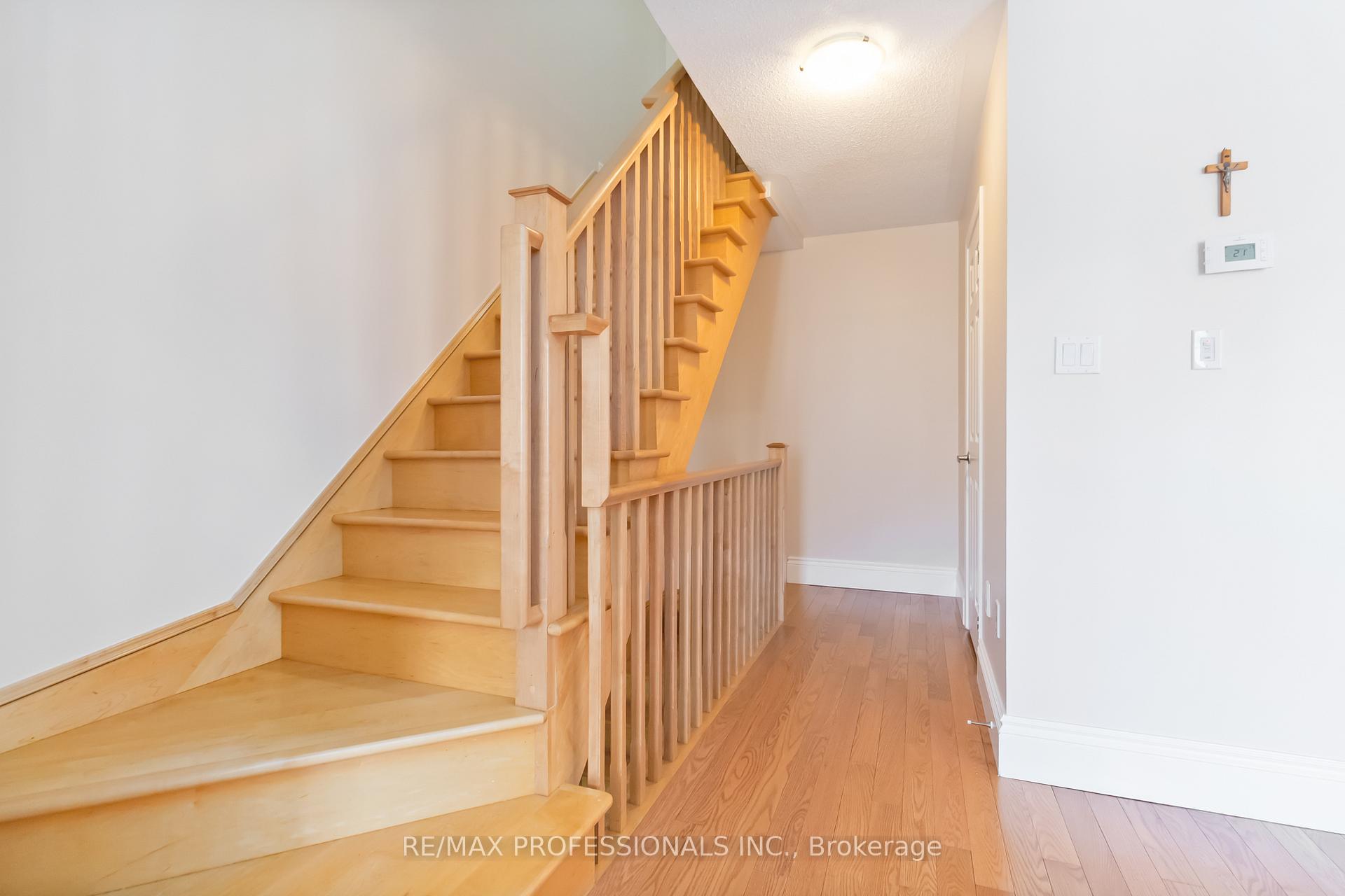 Photo 16 of 948 Sprague Place, Milton, Coates — HOMEH