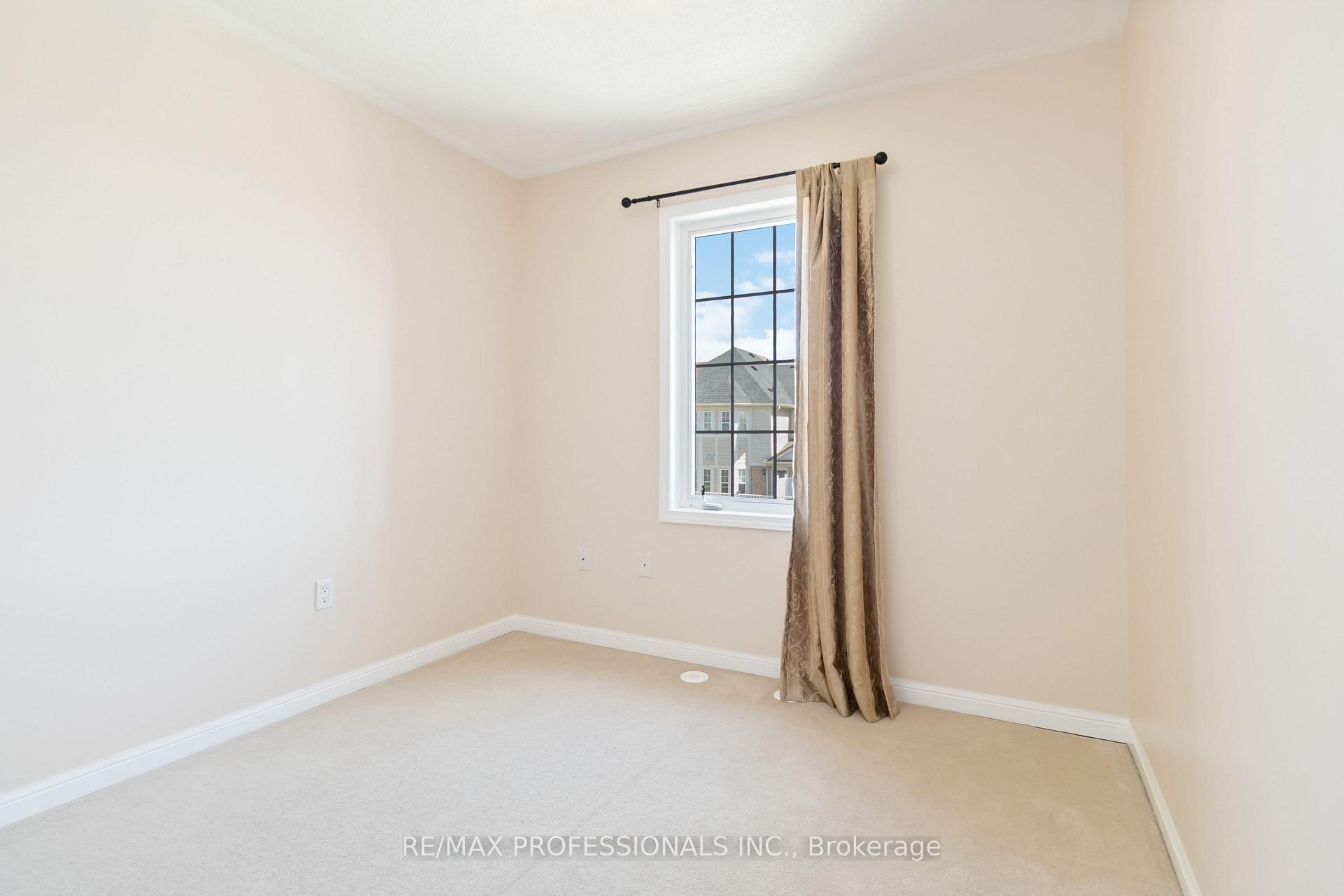 Photo 24 of 948 Sprague Place, Milton, Coates — HOMEH