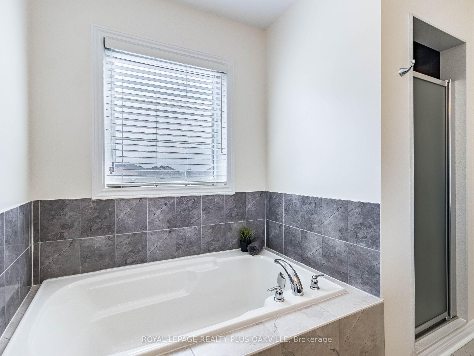 Photo 34 of 448 McGibbon Drive, Milton, Clarke — HOMEH