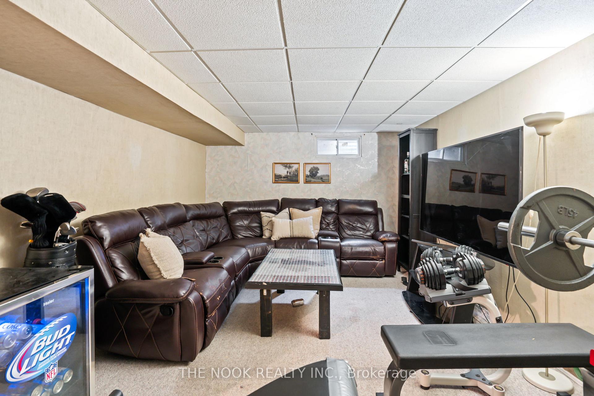 Photo 22 of 68 Vancouver Court, Oshawa, Vanier — HOMEH
