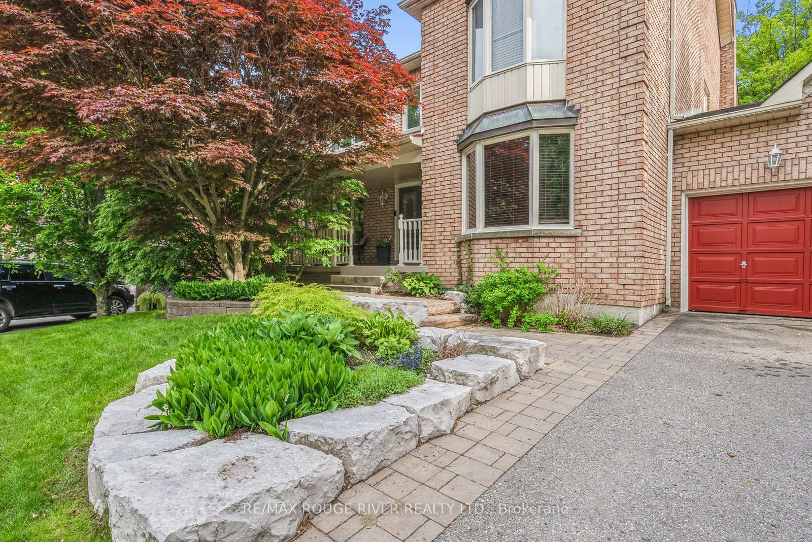 Photo 5 of 921 Duncannon Drive, Pickering, Liverpool — HOMEH