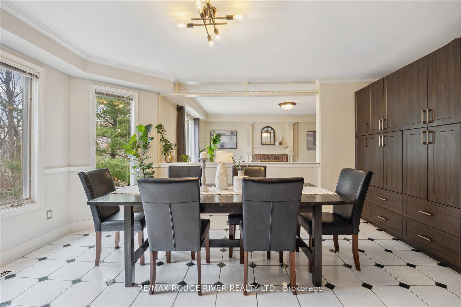 Photo 11 of 921 Duncannon Drive, Pickering, Liverpool — HOMEH