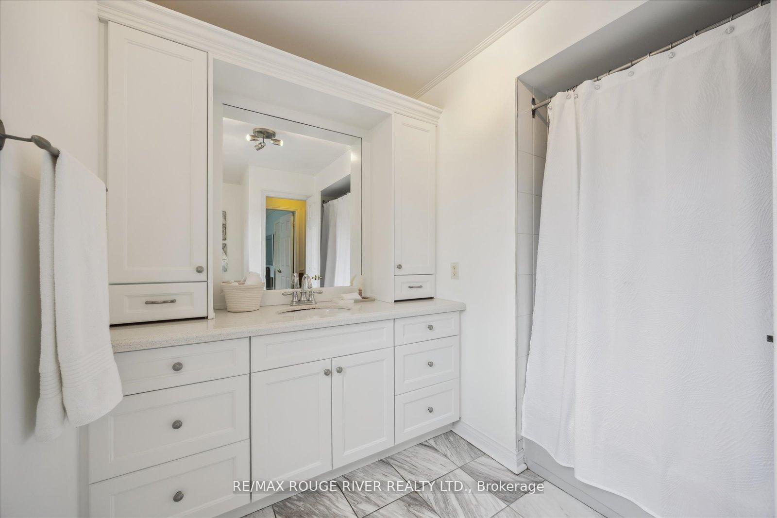 Photo 20 of 921 Duncannon Drive, Pickering, Liverpool — HOMEH