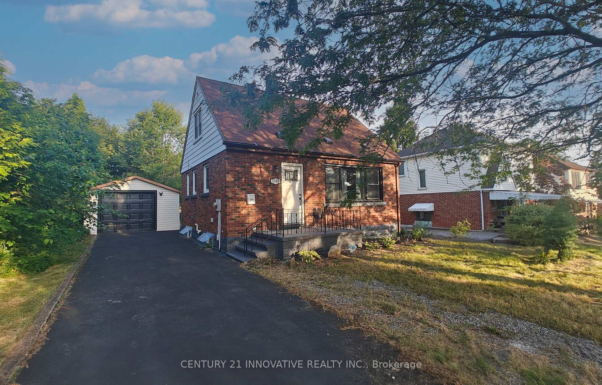 Front of 5709 Hanan Avenue